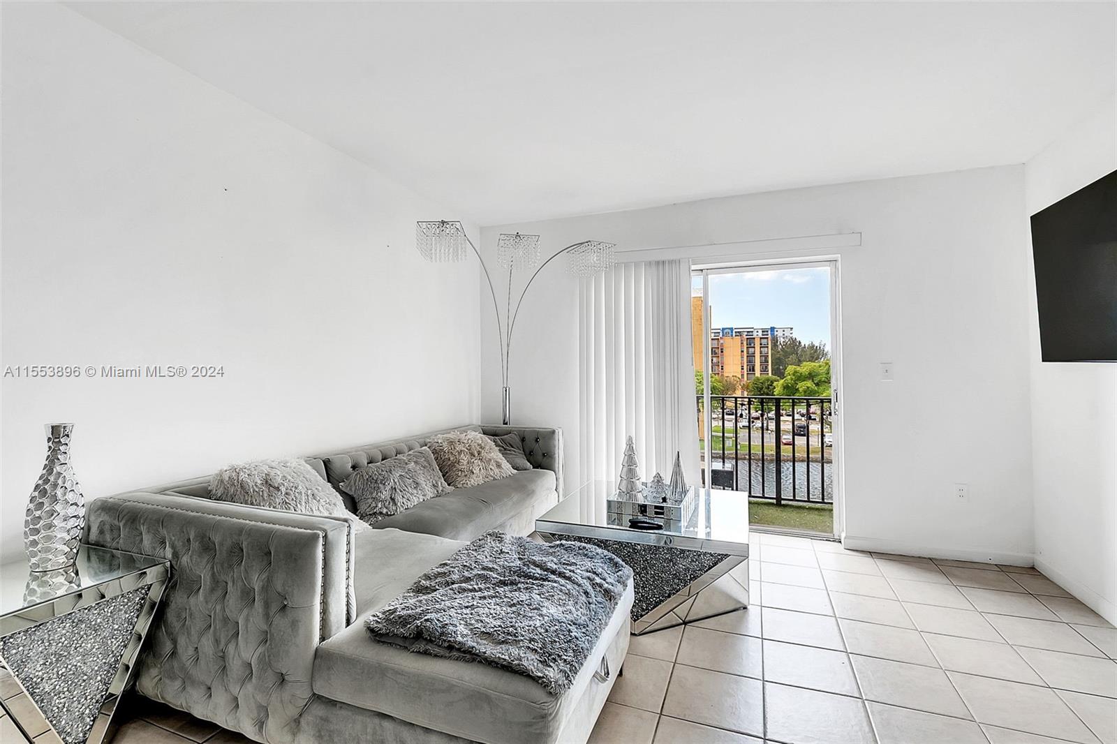 4709 NW 7th St 410-9, Miami, Florida 33126, 1 Bedroom Bedrooms, ,1 BathroomBathrooms,Residential,For Sale,4709 NW 7th St 410-9,A11553896