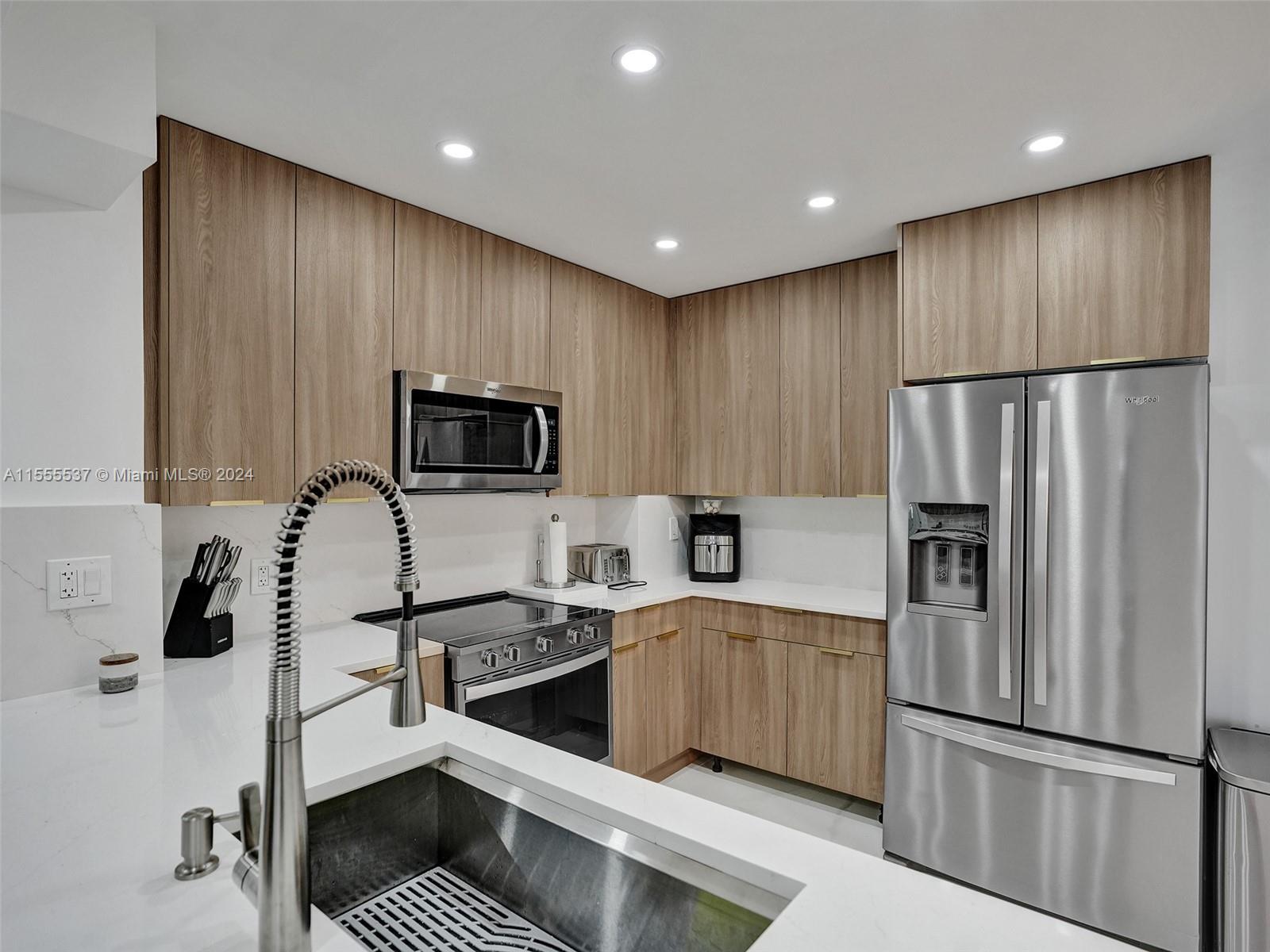 1980 S Ocean Dr 18J, Hallandale Beach, Florida 33009, 2 Bedrooms Bedrooms, ,2 BathroomsBathrooms,Residential,For Sale,1980 S Ocean Dr 18J,A11555537