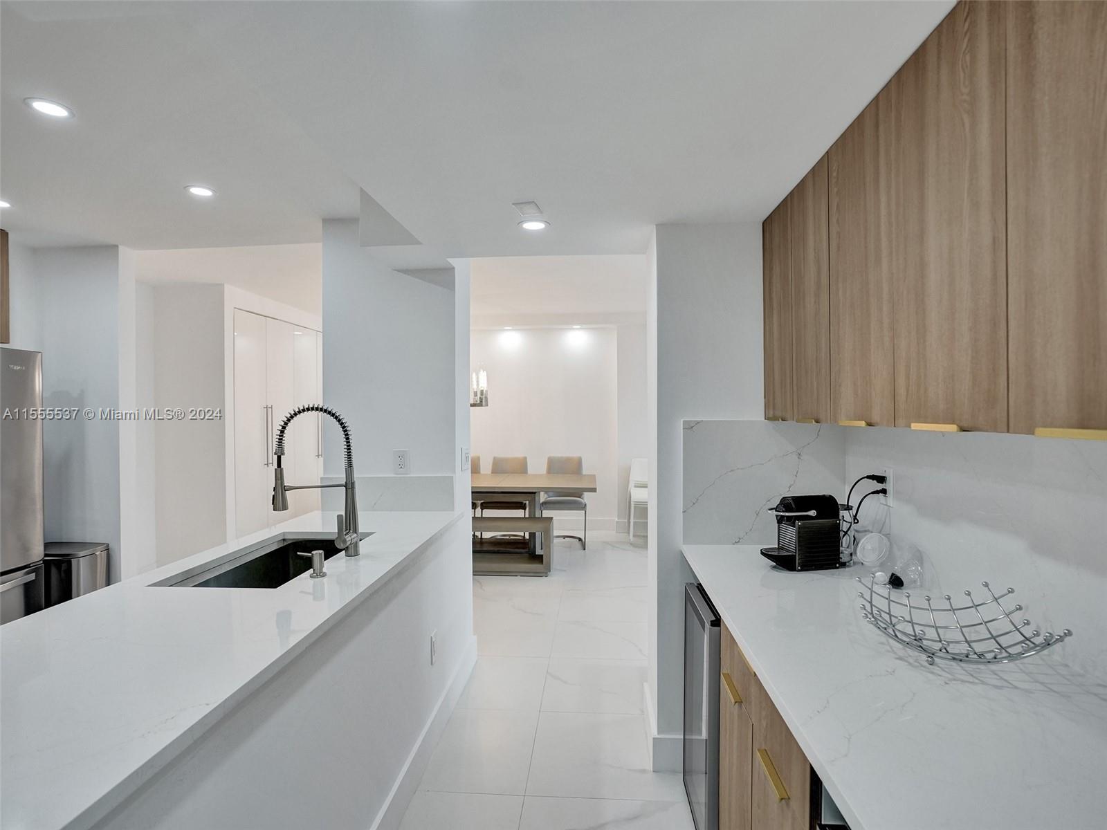 1980 S Ocean Dr 18J, Hallandale Beach, Florida 33009, 2 Bedrooms Bedrooms, ,2 BathroomsBathrooms,Residential,For Sale,1980 S Ocean Dr 18J,A11555537