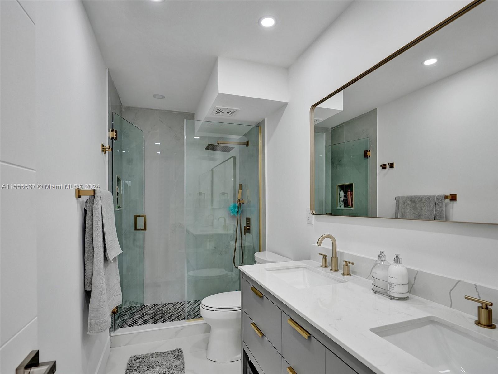 1980 S Ocean Dr 18J, Hallandale Beach, Florida 33009, 2 Bedrooms Bedrooms, ,2 BathroomsBathrooms,Residential,For Sale,1980 S Ocean Dr 18J,A11555537