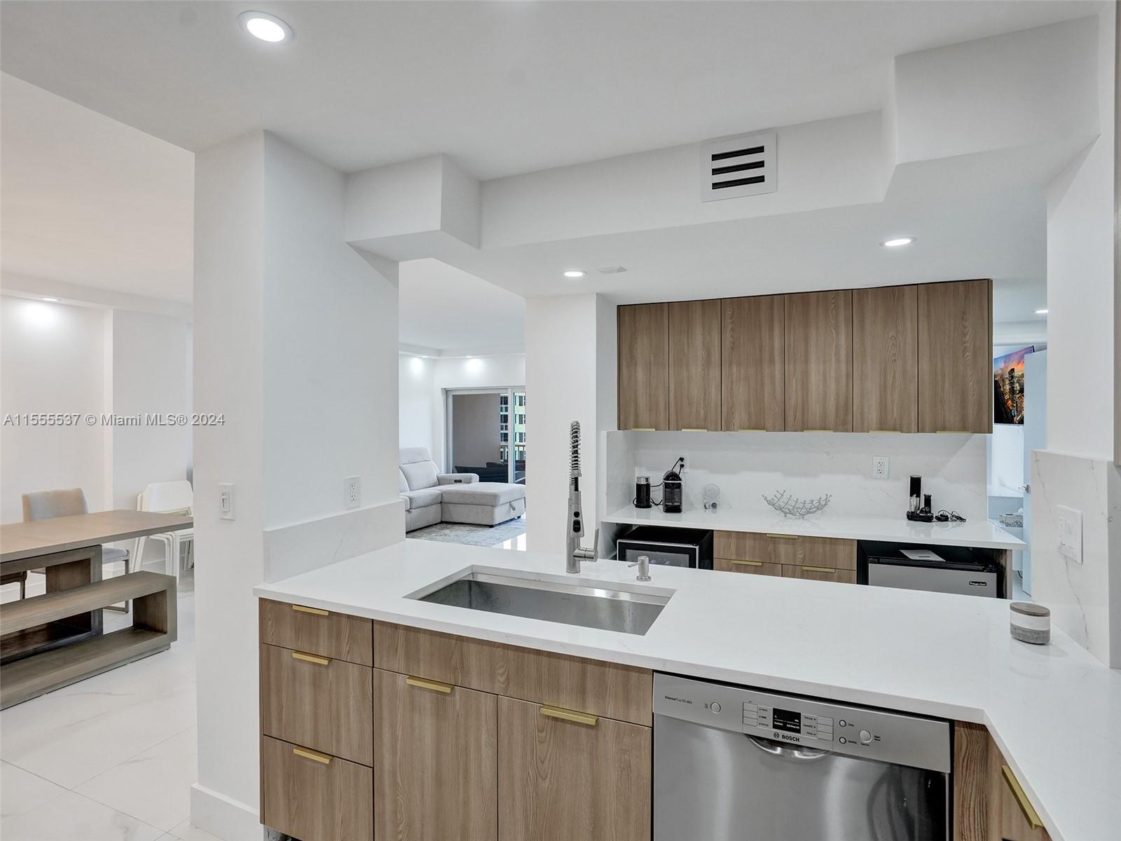 1980 S Ocean Dr 18J, Hallandale Beach, Florida 33009, 2 Bedrooms Bedrooms, ,2 BathroomsBathrooms,Residential,For Sale,1980 S Ocean Dr 18J,A11555537