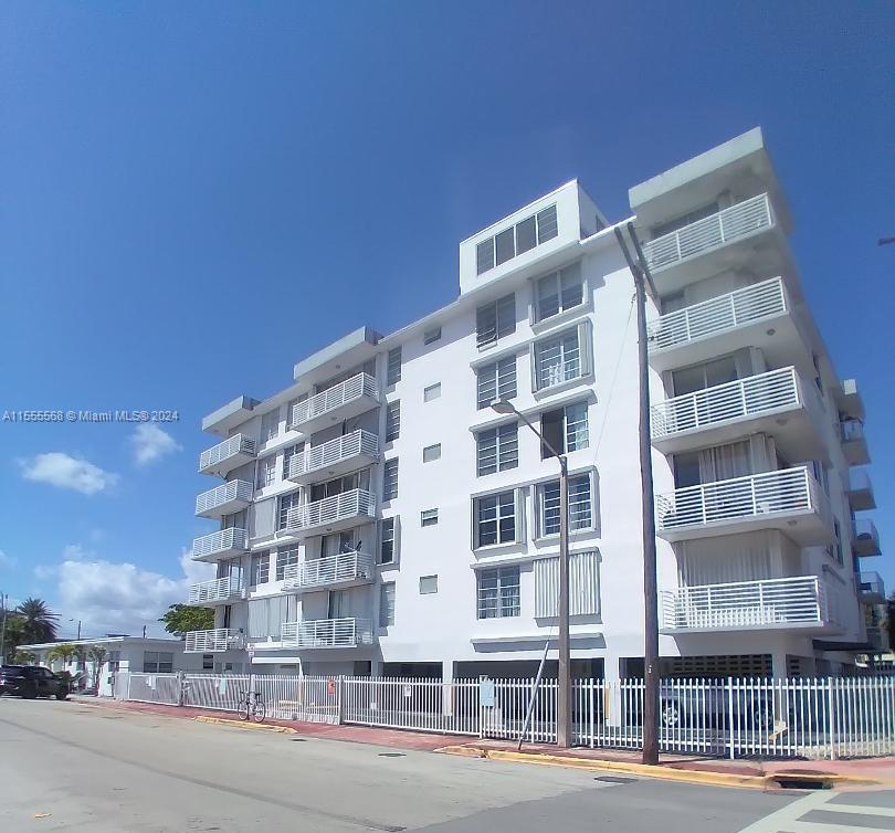 7800  Carlyle Ave #6B For Sale A11555568, FL