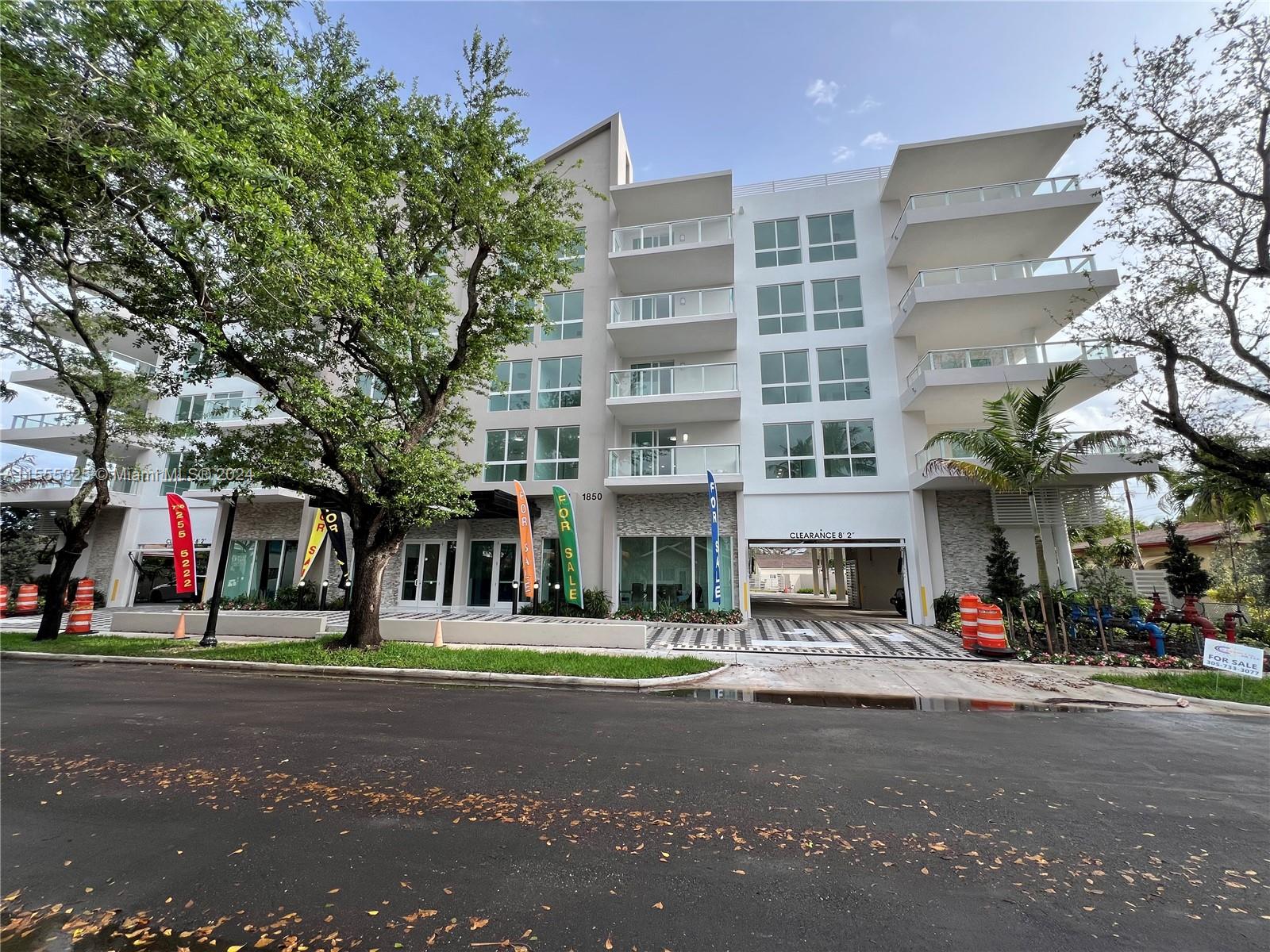 1850 Monroe St PH2, Hollywood, Florida 33020, 2 Bedrooms Bedrooms, ,2 BathroomsBathrooms,Residential,For Sale,1850 Monroe St PH2,A11555325
