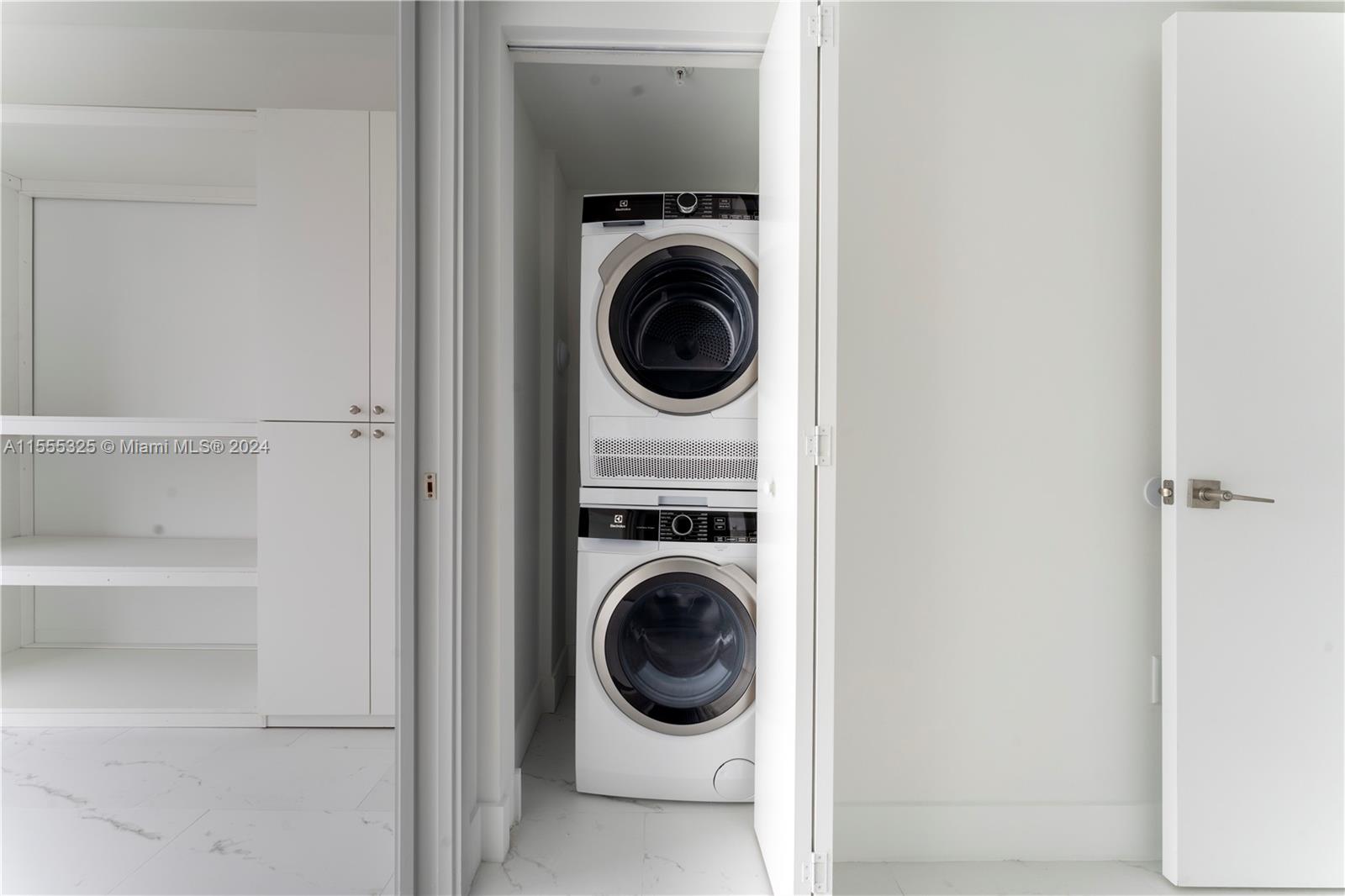 1850 Monroe St PH2, Hollywood, Florida 33020, 2 Bedrooms Bedrooms, ,2 BathroomsBathrooms,Residential,For Sale,1850 Monroe St PH2,A11555325