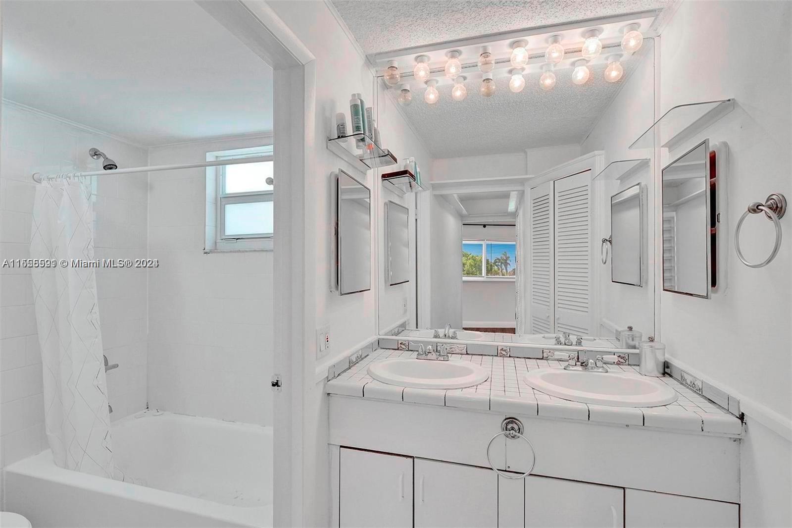 1840 Jefferson Ave 302, Miami Beach, Florida 33139, 3 Bedrooms Bedrooms, ,2 BathroomsBathrooms,Residential,For Sale,1840 Jefferson Ave 302,A11555591