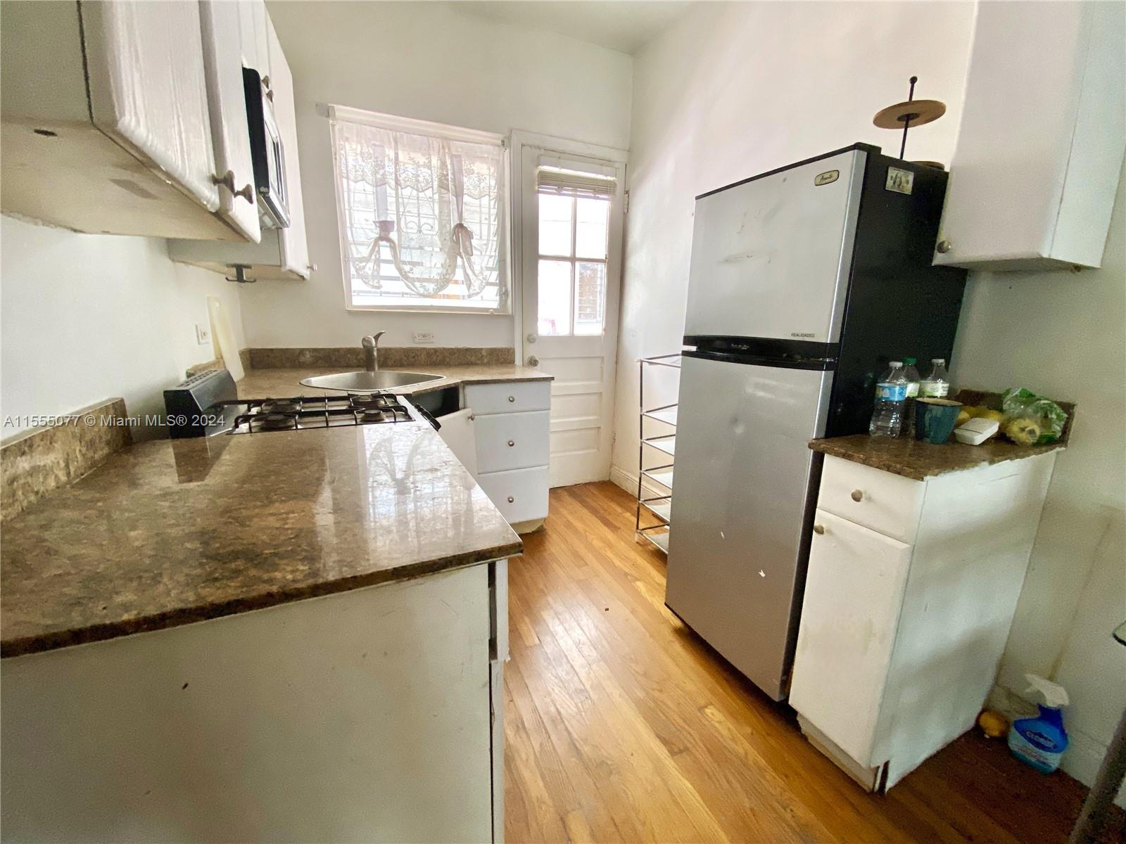 737 11th St 6, Miami Beach, Florida 33139, ,1 BathroomBathrooms,Residential,For Sale,737 11th St 6,A11555077
