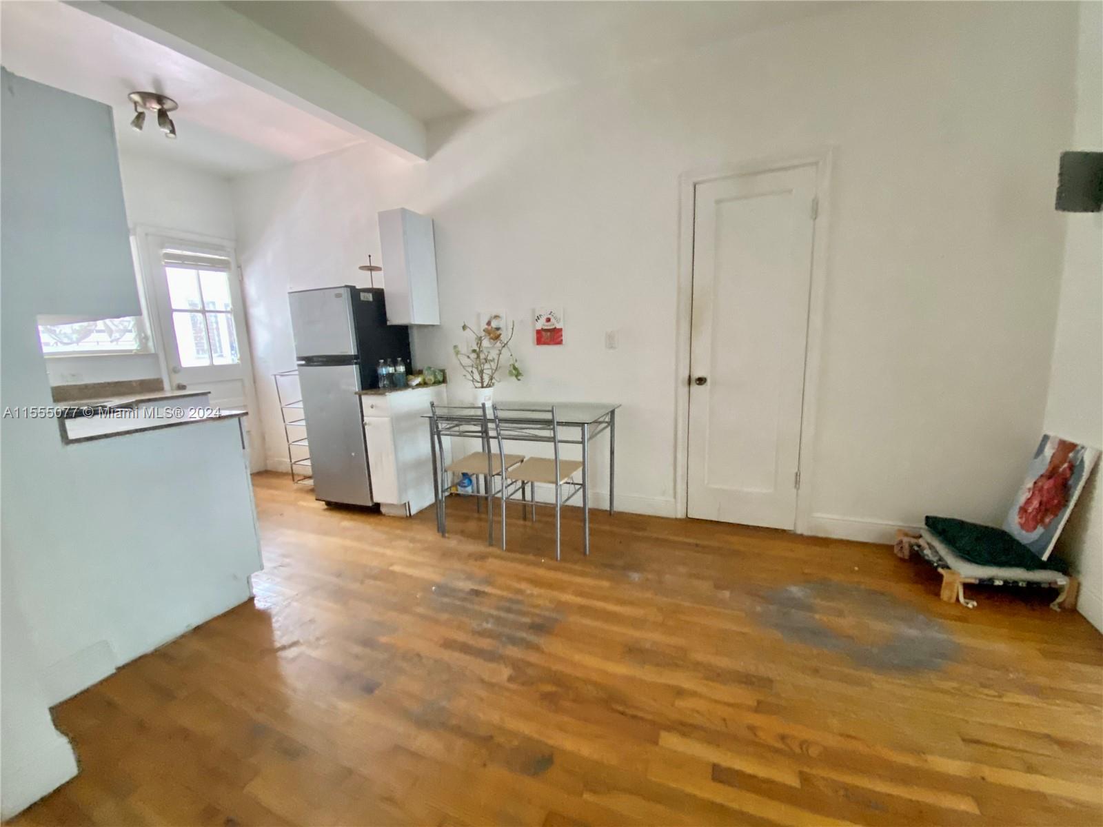 737 11th St 6, Miami Beach, Florida 33139, ,1 BathroomBathrooms,Residential,For Sale,737 11th St 6,A11555077