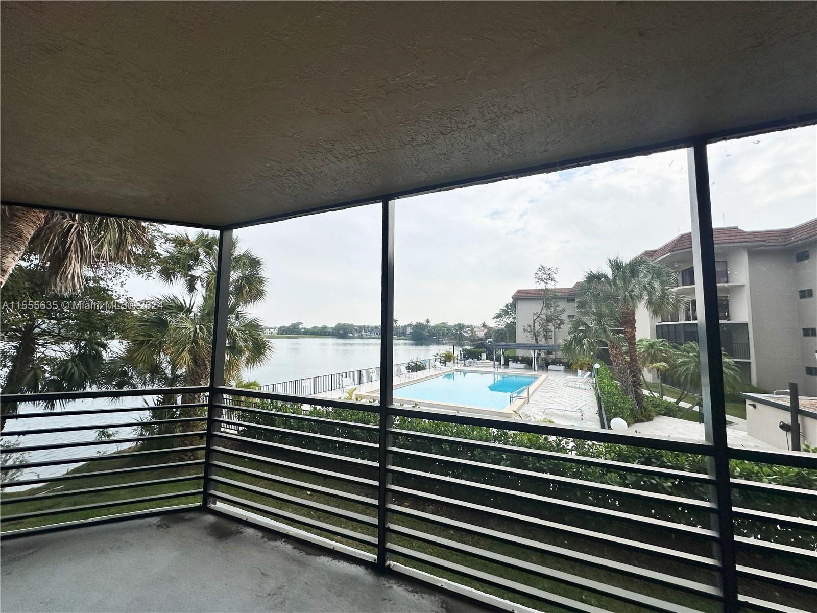 471  Ives Dairy Rd #207-3 For Sale A11555635, FL