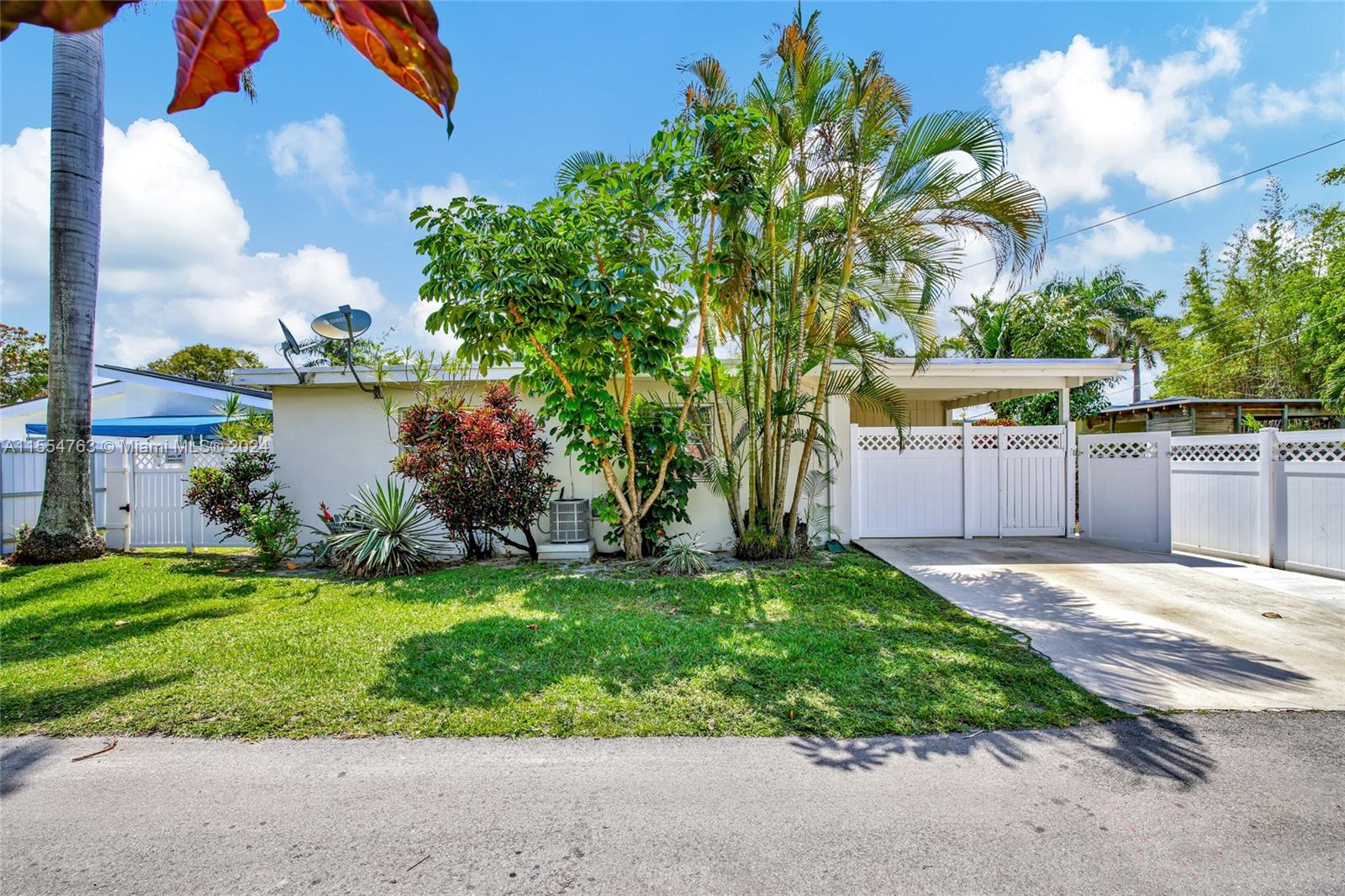 1411 Fletcher St, Hollywood, Florida 33020, 3 Bedrooms Bedrooms, ,2 BathroomsBathrooms,Residential,For Sale,1411 Fletcher St,A11554763