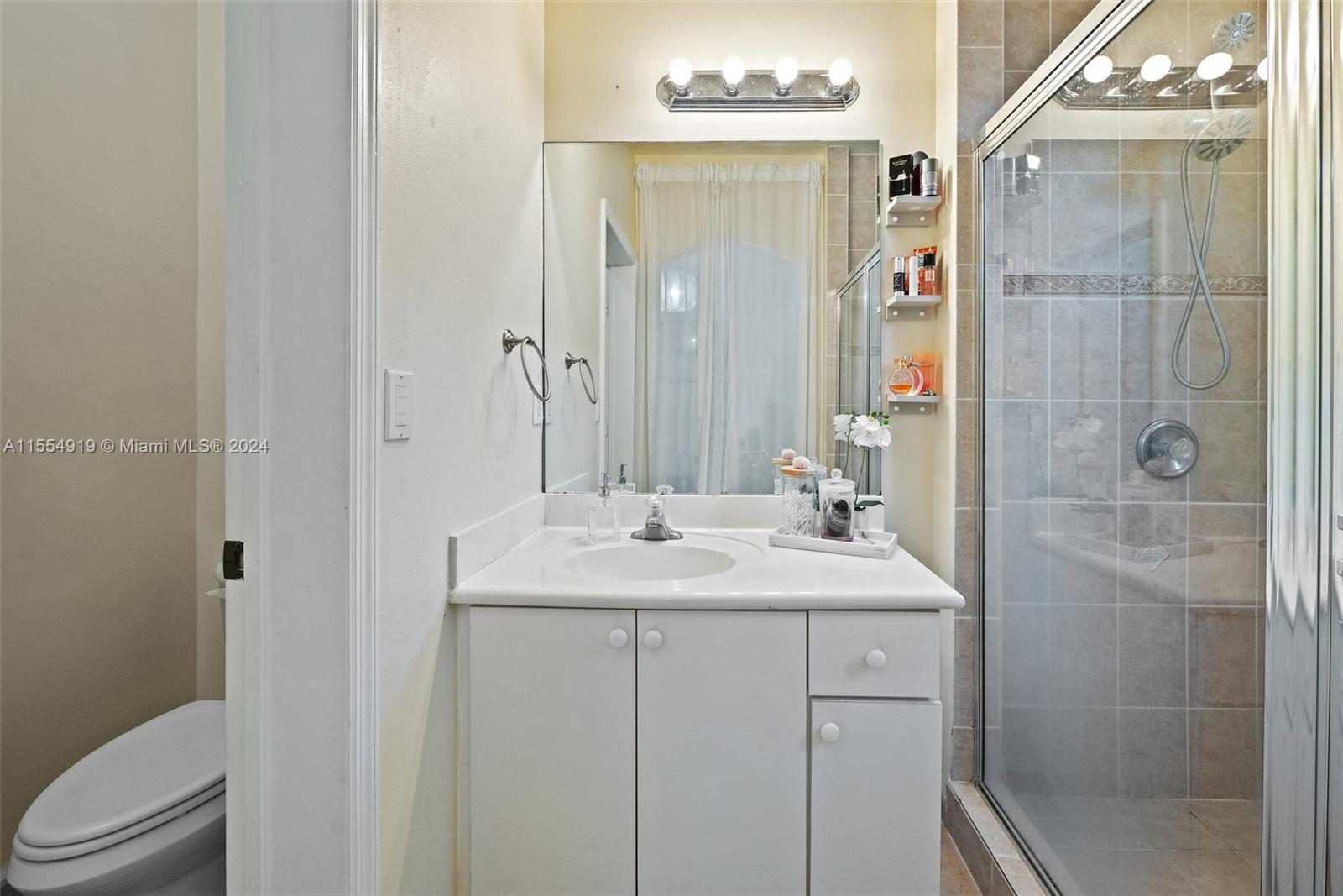 4918 Tradewinds Ter 303, Dania Beach, Florida 33312, 3 Bedrooms Bedrooms, ,3 BathroomsBathrooms,Residential,For Sale,4918 Tradewinds Ter 303,A11554919