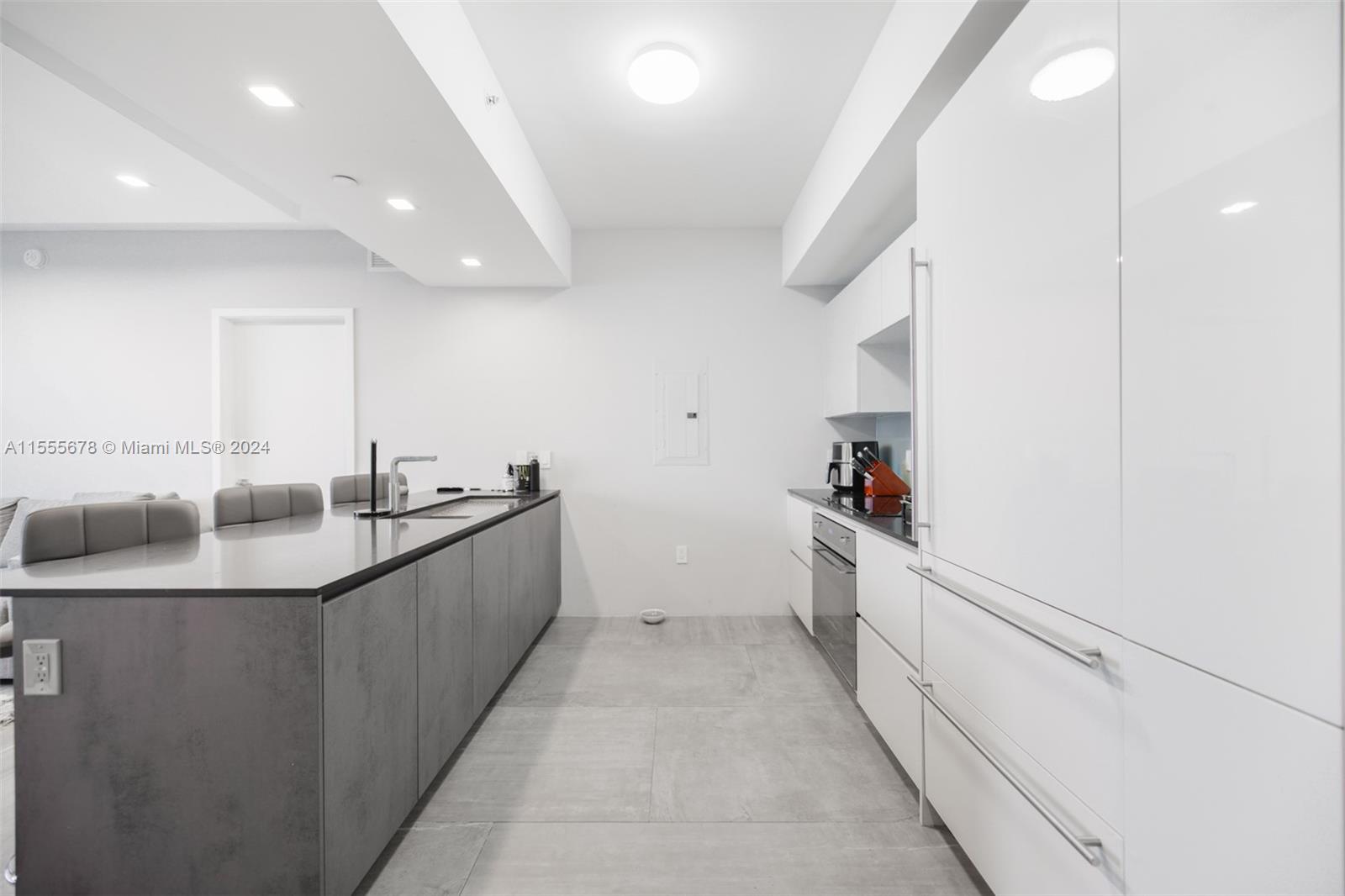 1010 Brickell Av 4203, Miami, Florida 33131, 2 Bedrooms Bedrooms, ,3 BathroomsBathrooms,Residential,For Sale,1010 Brickell Av 4203,A11555678