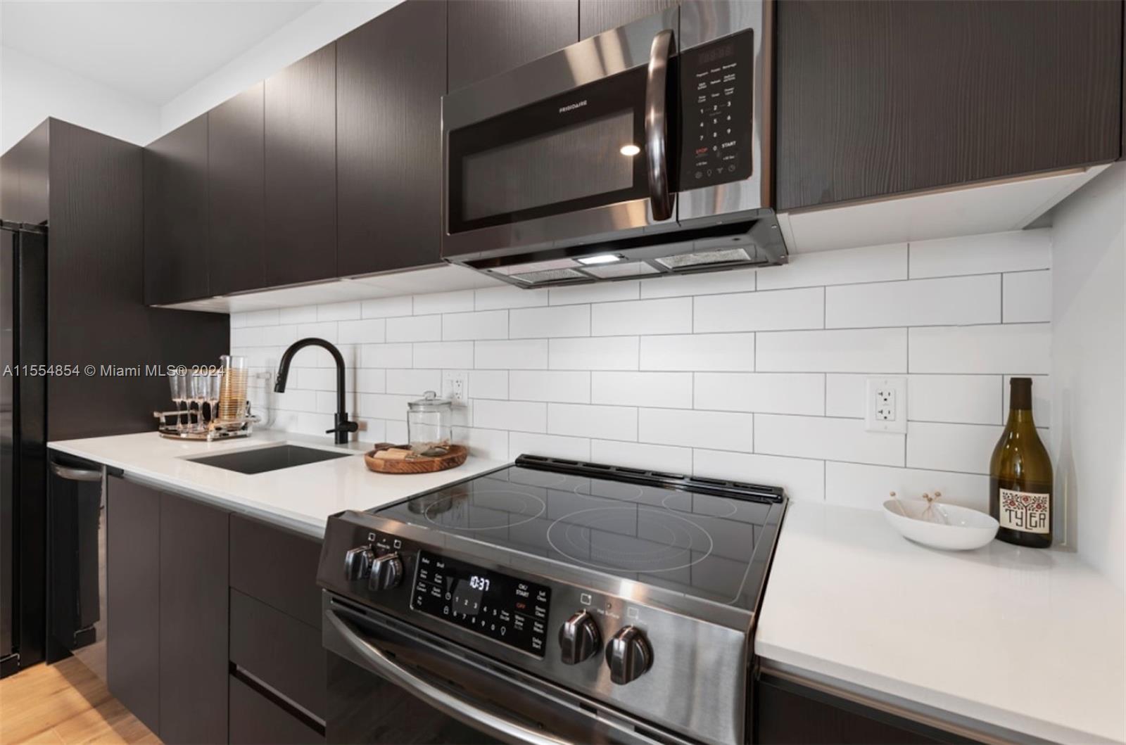 398 NE 5th St 1419, Miami, Florida 33132, 1 Bedroom Bedrooms, ,1 BathroomBathrooms,Residential,For Sale,398 NE 5th St 1419,A11554854