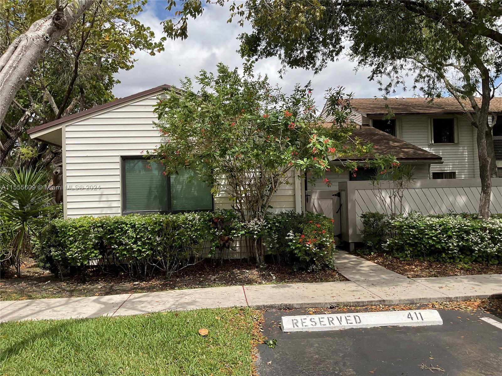 9811 NW 35th Ct 11D, Sunrise, Florida 33351, 3 Bedrooms Bedrooms, ,2 BathroomsBathrooms,Residential,For Sale,9811 NW 35th Ct 11D,A11555609