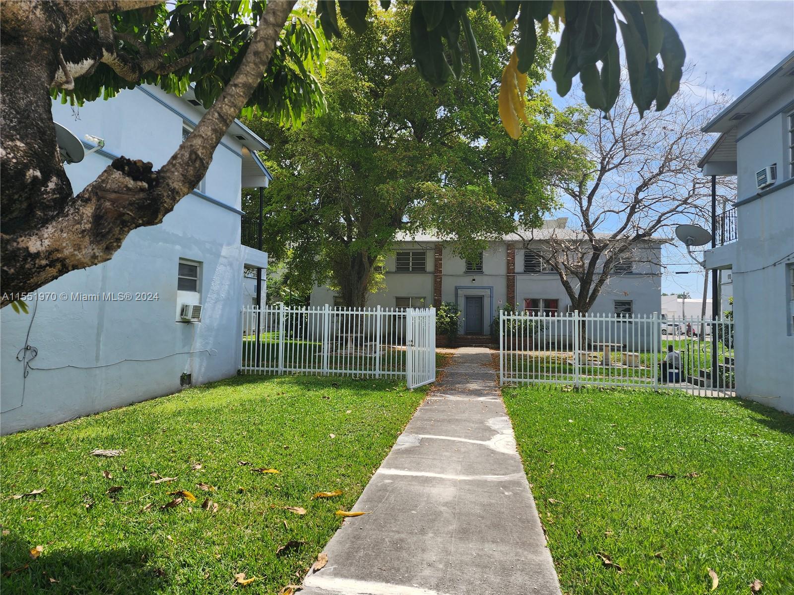 424 NE 82nd St 2C, Miami, Florida 33138, 2 Bedrooms Bedrooms, ,1 BathroomBathrooms,Residential,For Sale,424 NE 82nd St 2C,A11551970