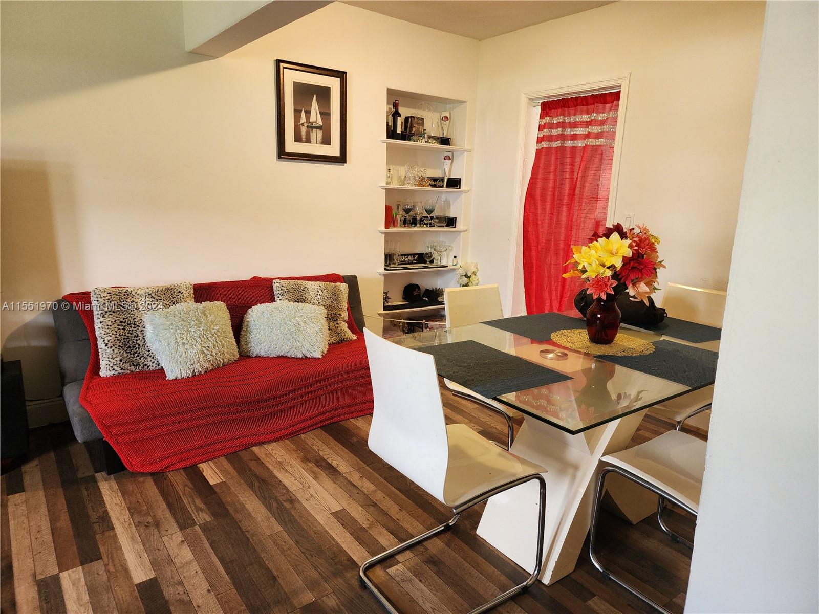 424 NE 82nd St 2C, Miami, Florida 33138, 2 Bedrooms Bedrooms, ,1 BathroomBathrooms,Residential,For Sale,424 NE 82nd St 2C,A11551970