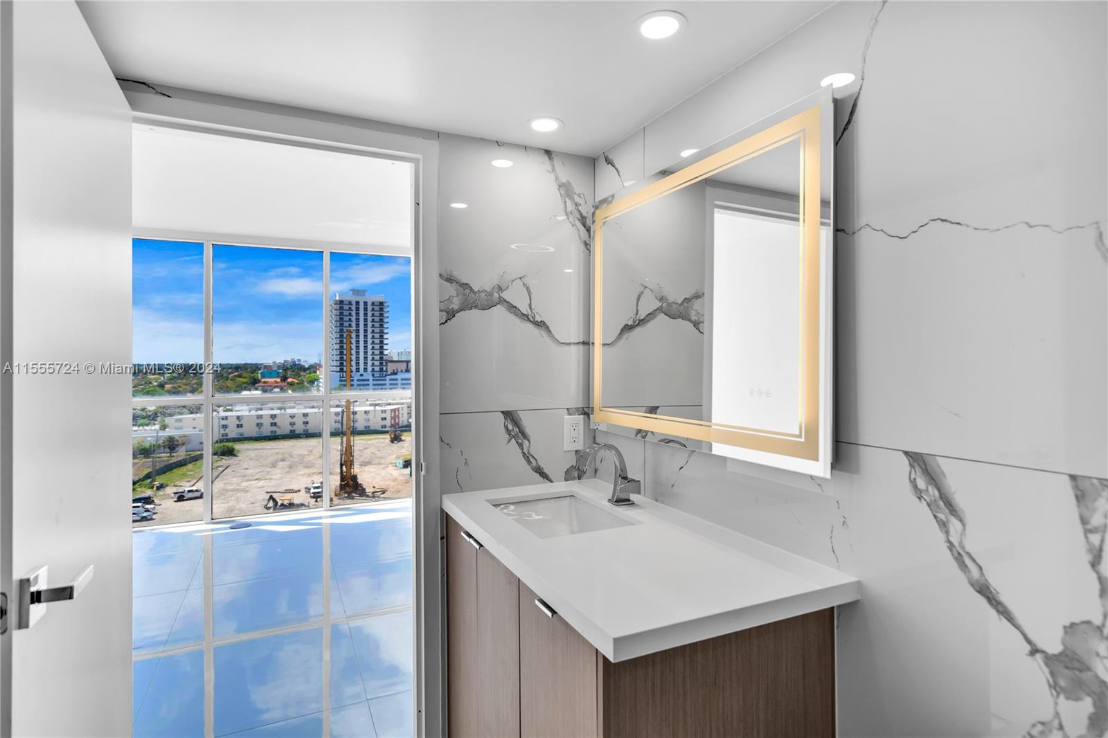 7601 E Treasure Dr 1011, North Bay Village, Florida 33141, 2 Bedrooms Bedrooms, ,2 BathroomsBathrooms,Residential,For Sale,7601 E Treasure Dr 1011,A11555724