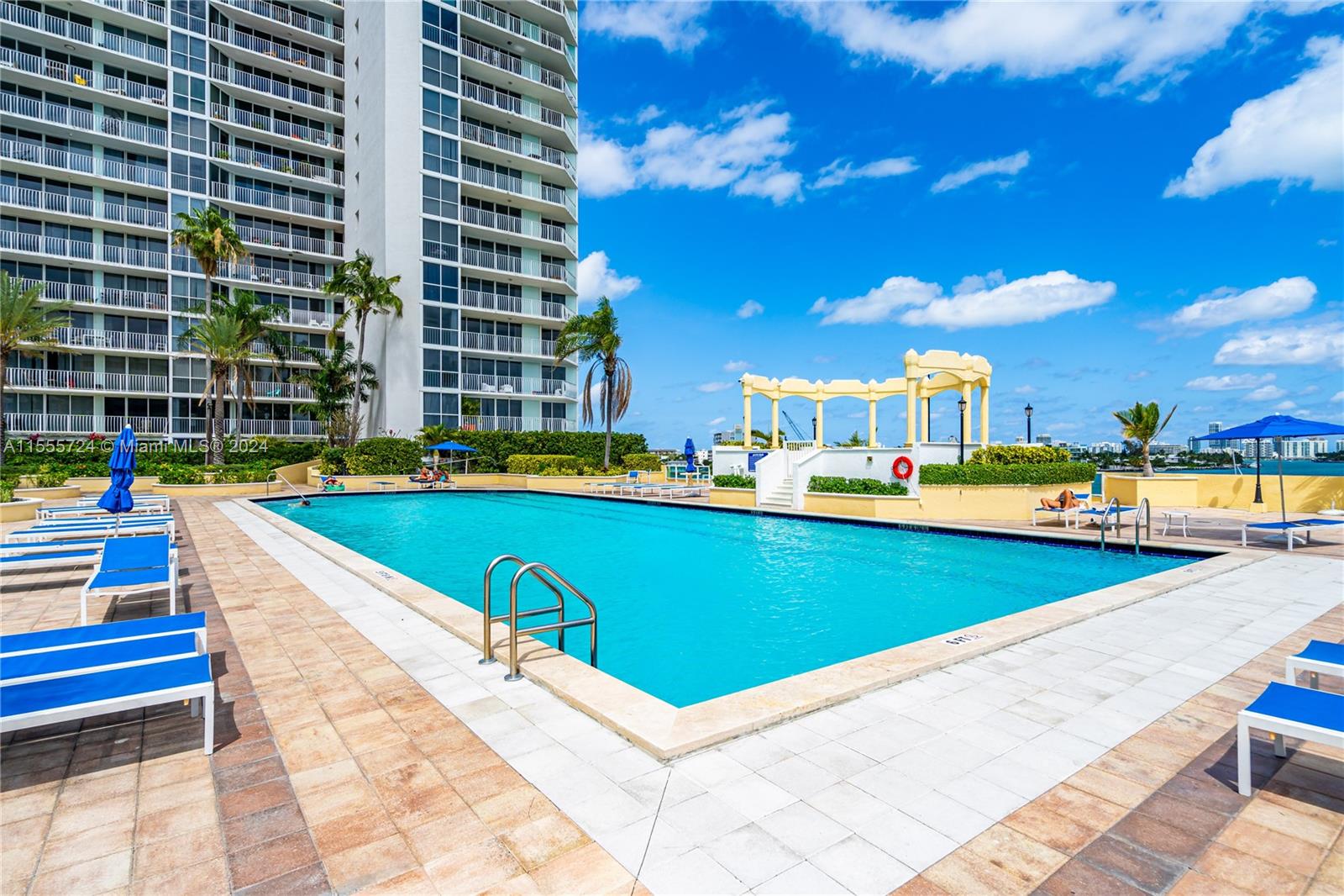 7601 E Treasure Dr 1011, North Bay Village, Florida 33141, 2 Bedrooms Bedrooms, ,2 BathroomsBathrooms,Residential,For Sale,7601 E Treasure Dr 1011,A11555724