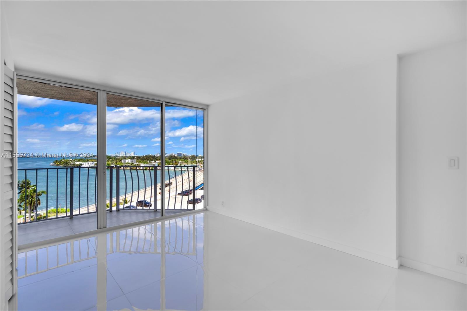 7601 E Treasure Dr 1011, North Bay Village, Florida 33141, 2 Bedrooms Bedrooms, ,2 BathroomsBathrooms,Residential,For Sale,7601 E Treasure Dr 1011,A11555724