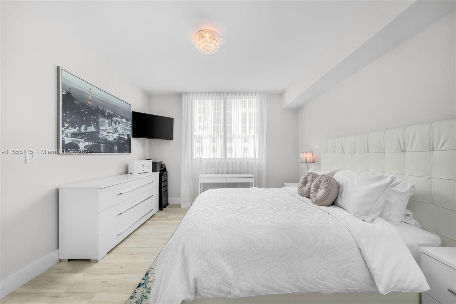 1300 Ponce De Leon Blvd 502, Coral Gables, Florida 33134, 1 Bedroom Bedrooms, ,1 BathroomBathrooms,Residential,For Sale,1300 Ponce De Leon Blvd 502,A11555115