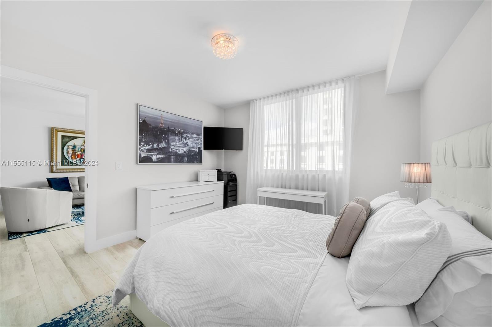 1300 Ponce De Leon Blvd 502, Coral Gables, Florida 33134, 1 Bedroom Bedrooms, ,1 BathroomBathrooms,Residential,For Sale,1300 Ponce De Leon Blvd 502,A11555115