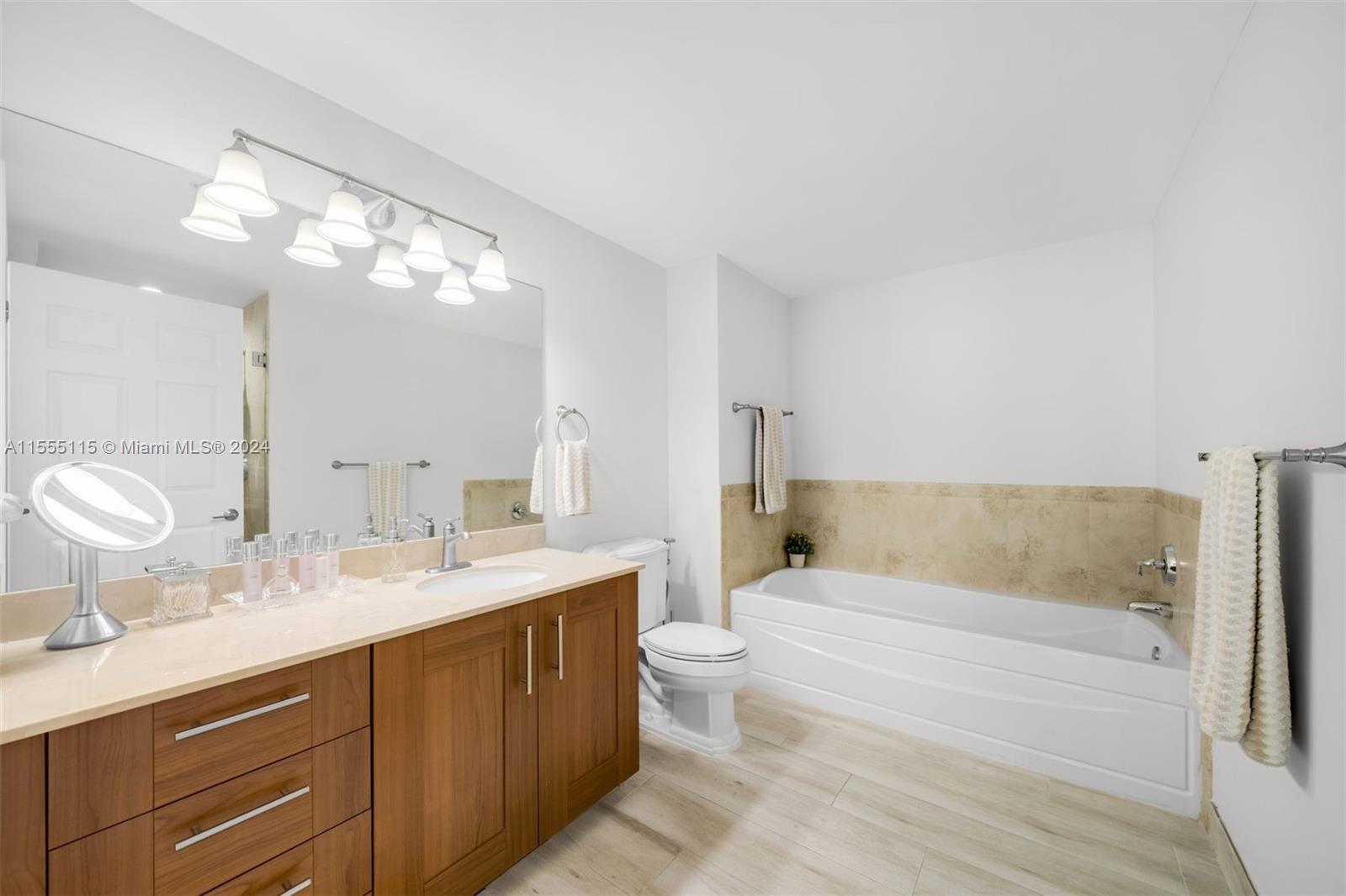 Primary Suite Bath