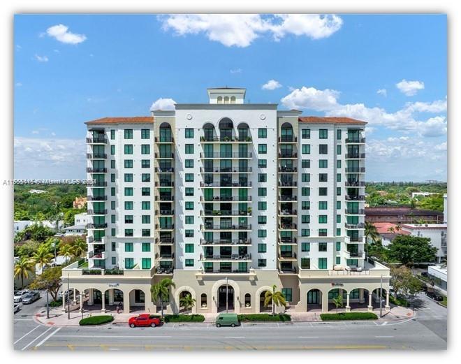 1300 PONCE
