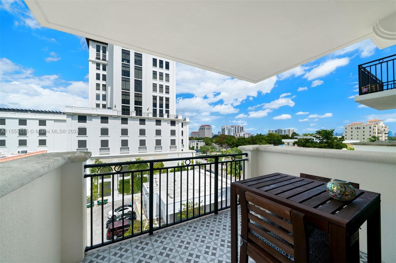 1300 Ponce De Leon Blvd 502, Coral Gables, Florida 33134, 1 Bedroom Bedrooms, ,1 BathroomBathrooms,Residential,For Sale,1300 Ponce De Leon Blvd 502,A11555115