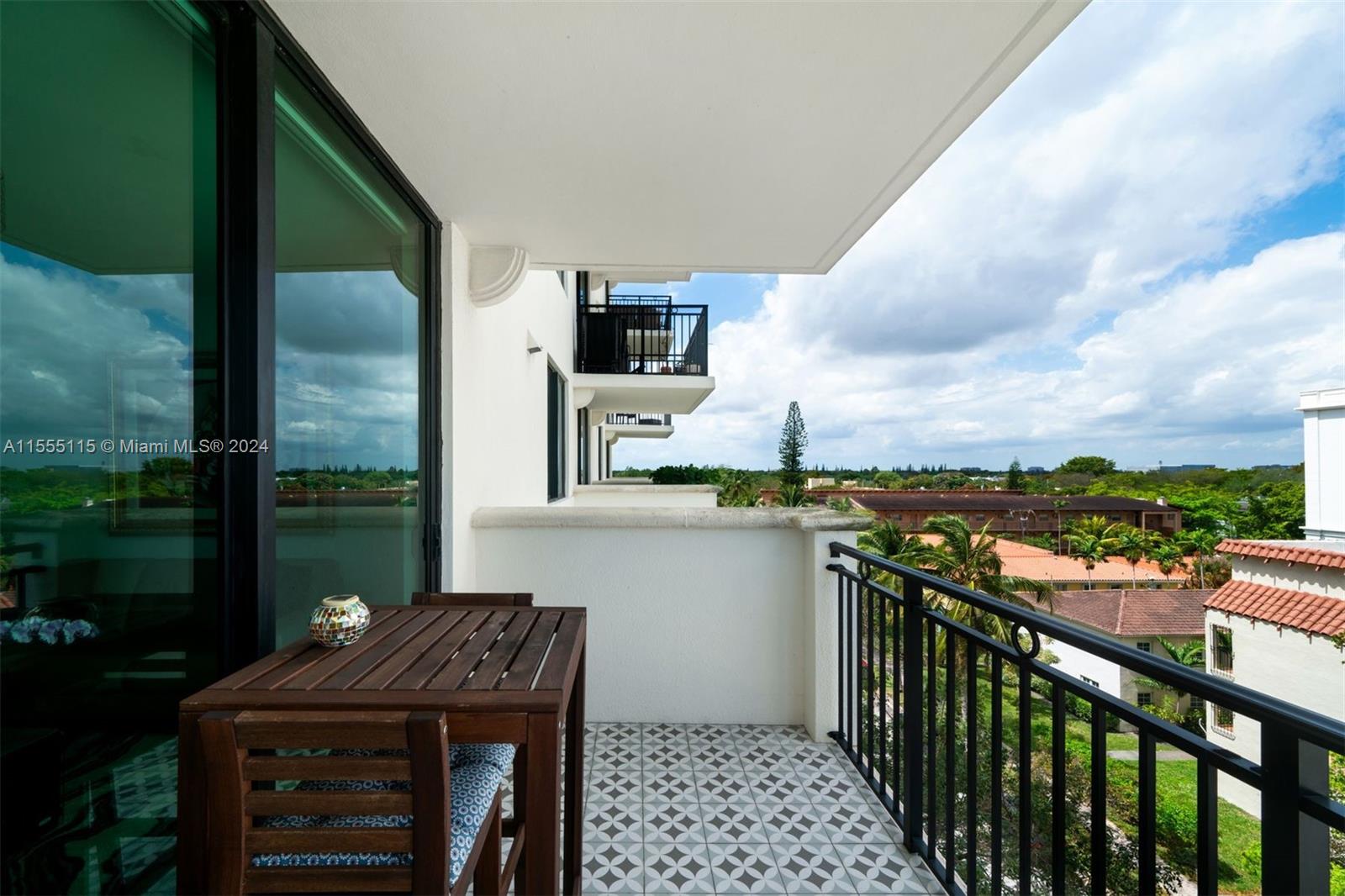 1300 Ponce De Leon Blvd 502, Coral Gables, Florida 33134, 1 Bedroom Bedrooms, ,1 BathroomBathrooms,Residential,For Sale,1300 Ponce De Leon Blvd 502,A11555115