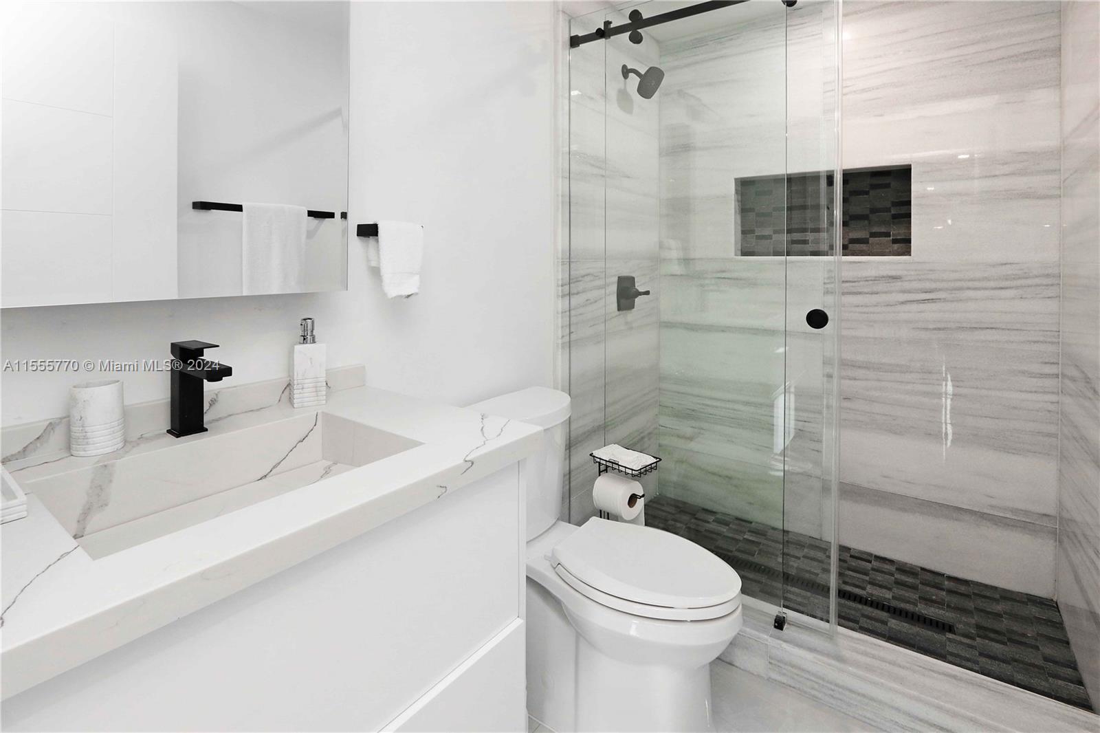 5601 N Ocean Dr, Hollywood, Florida 33019, 4 Bedrooms Bedrooms, ,3 BathroomsBathrooms,Residential,For Sale,5601 N Ocean Dr,A11555770
