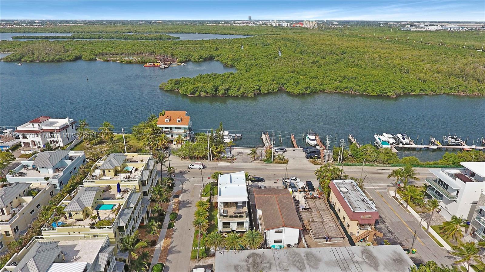 5601 N Ocean Dr, Hollywood, Florida 33019, 4 Bedrooms Bedrooms, ,3 BathroomsBathrooms,Residential,For Sale,5601 N Ocean Dr,A11555770