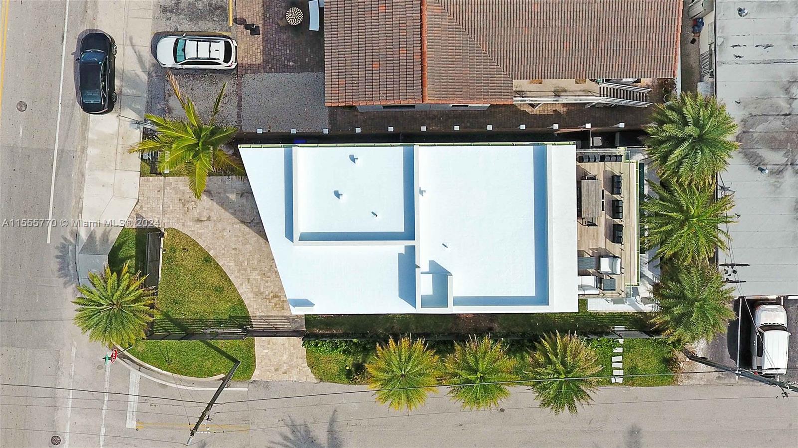 5601 N Ocean Dr, Hollywood, Florida 33019, 4 Bedrooms Bedrooms, ,3 BathroomsBathrooms,Residential,For Sale,5601 N Ocean Dr,A11555770