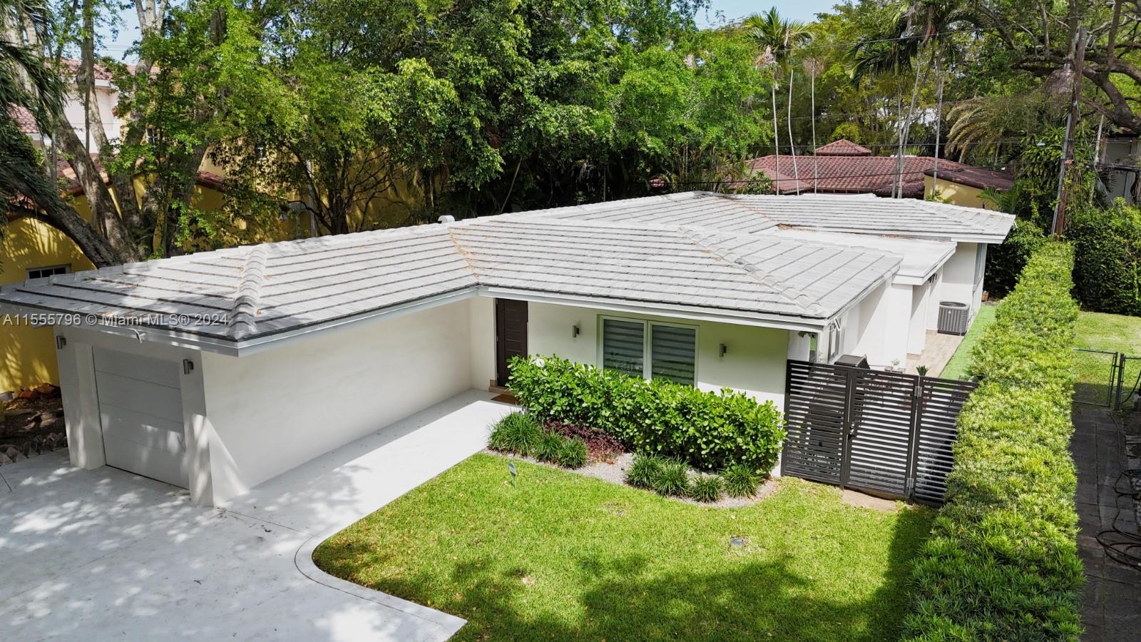 129 Cadima Ave, Coral Gables, Florida 33134, 3 Bedrooms Bedrooms, ,2 BathroomsBathrooms,Residential,For Sale,129 Cadima Ave,A11555796