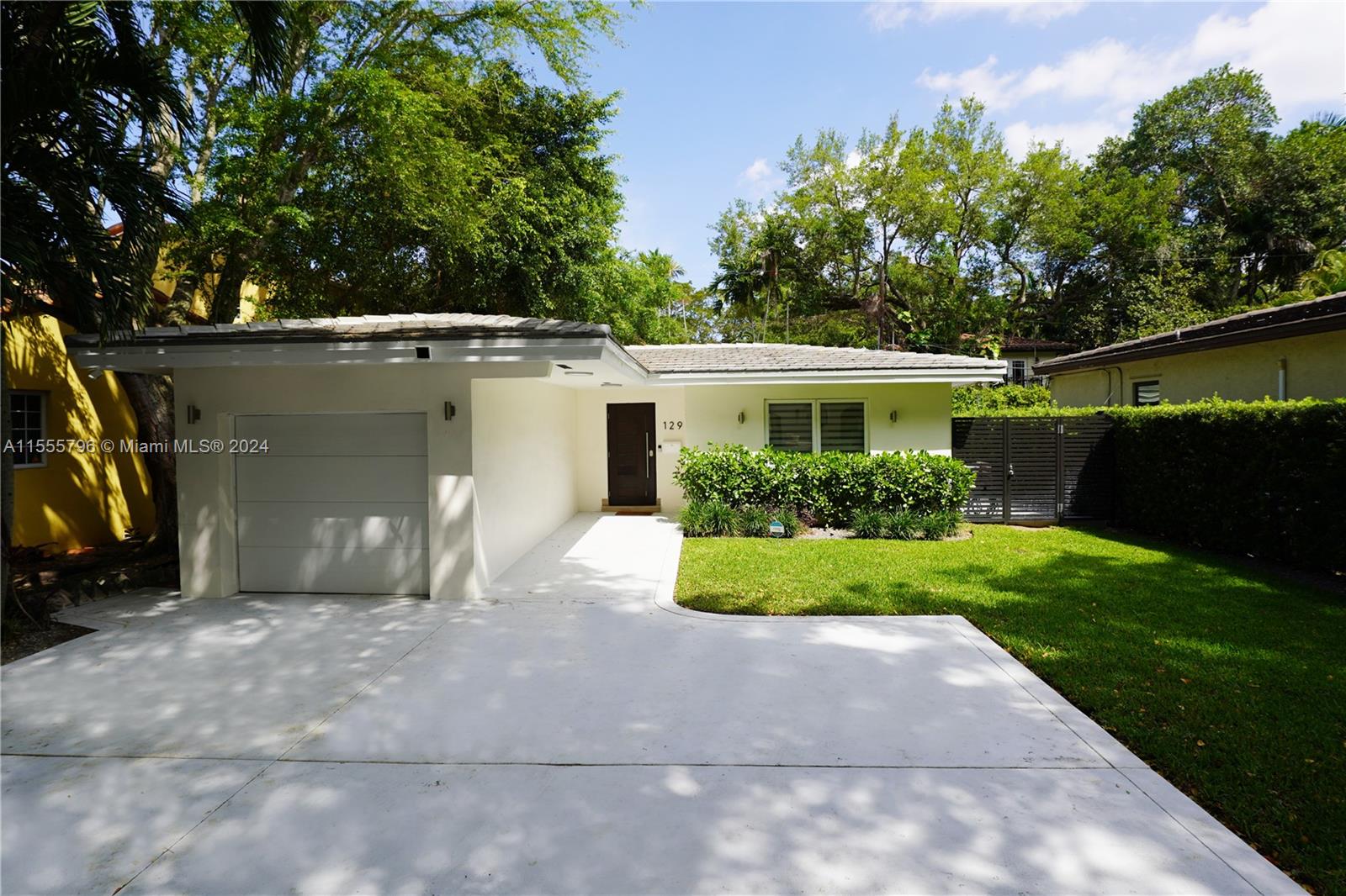 129 Cadima Ave, Coral Gables, Florida 33134, 3 Bedrooms Bedrooms, ,2 BathroomsBathrooms,Residential,For Sale,129 Cadima Ave,A11555796