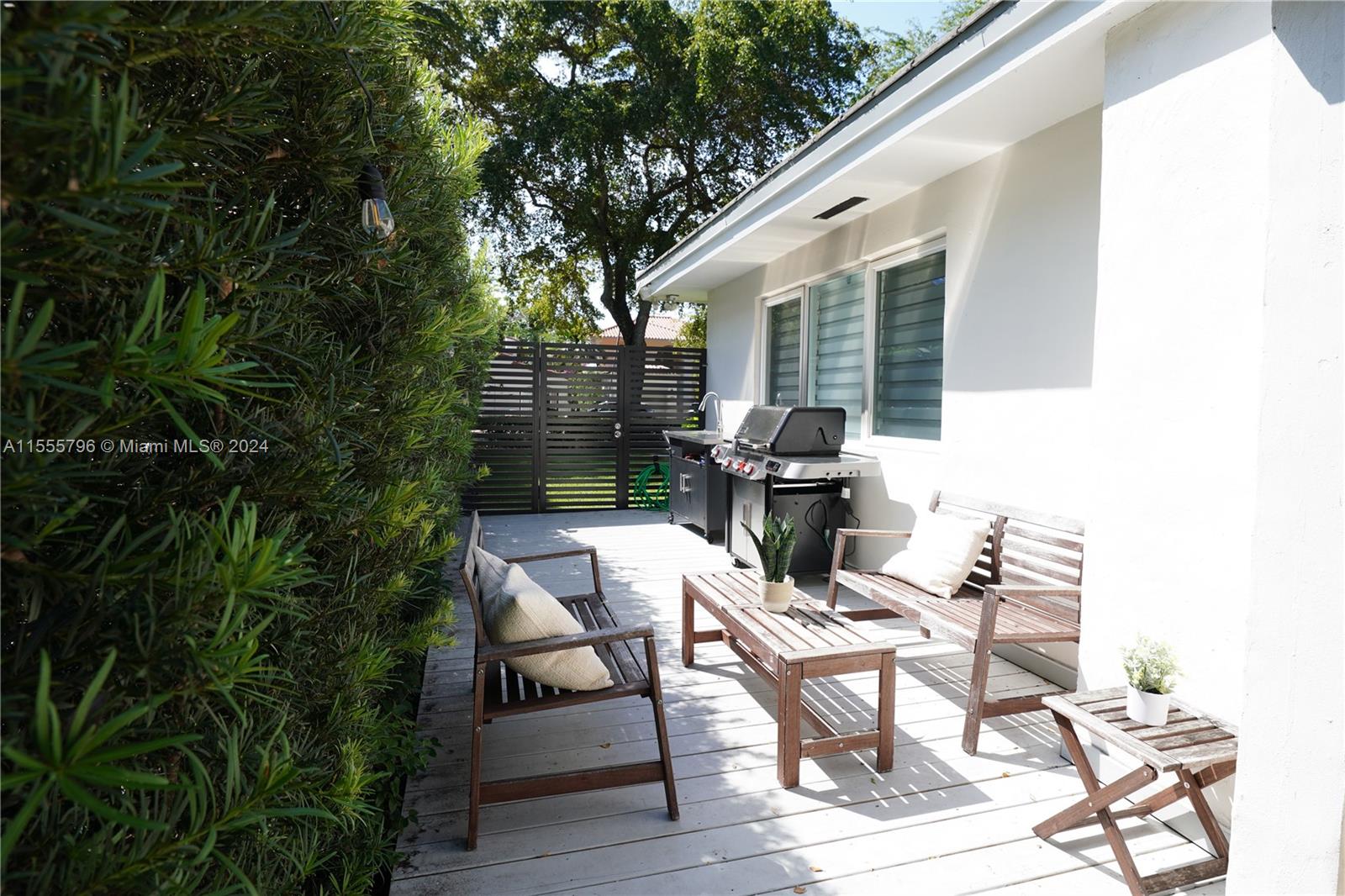 129 Cadima Ave, Coral Gables, Florida 33134, 3 Bedrooms Bedrooms, ,2 BathroomsBathrooms,Residential,For Sale,129 Cadima Ave,A11555796