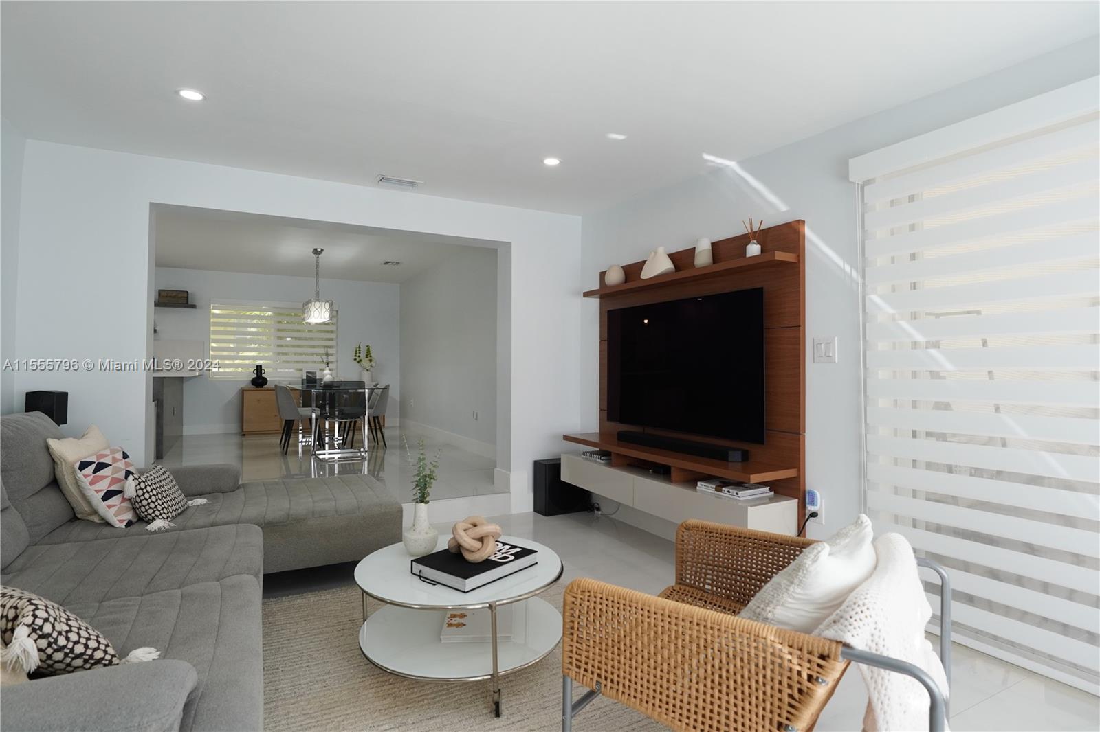 129 Cadima Ave, Coral Gables, Florida 33134, 3 Bedrooms Bedrooms, ,2 BathroomsBathrooms,Residential,For Sale,129 Cadima Ave,A11555796