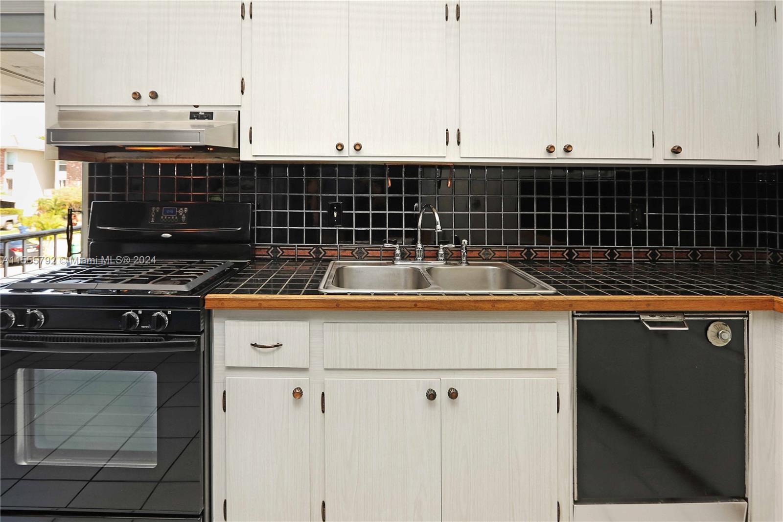 6782 Brookline Dr 6782, Miami, Florida 33015, 2 Bedrooms Bedrooms, ,2 BathroomsBathrooms,Residential,For Sale,6782 Brookline Dr 6782,A11555792