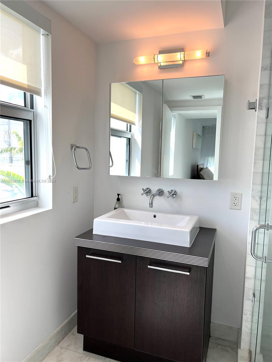 401 Jefferson Ave 3, Miami Beach, Florida 33139, 2 Bedrooms Bedrooms, ,2 BathroomsBathrooms,Residentiallease,For Rent,401 Jefferson Ave 3,A11555838
