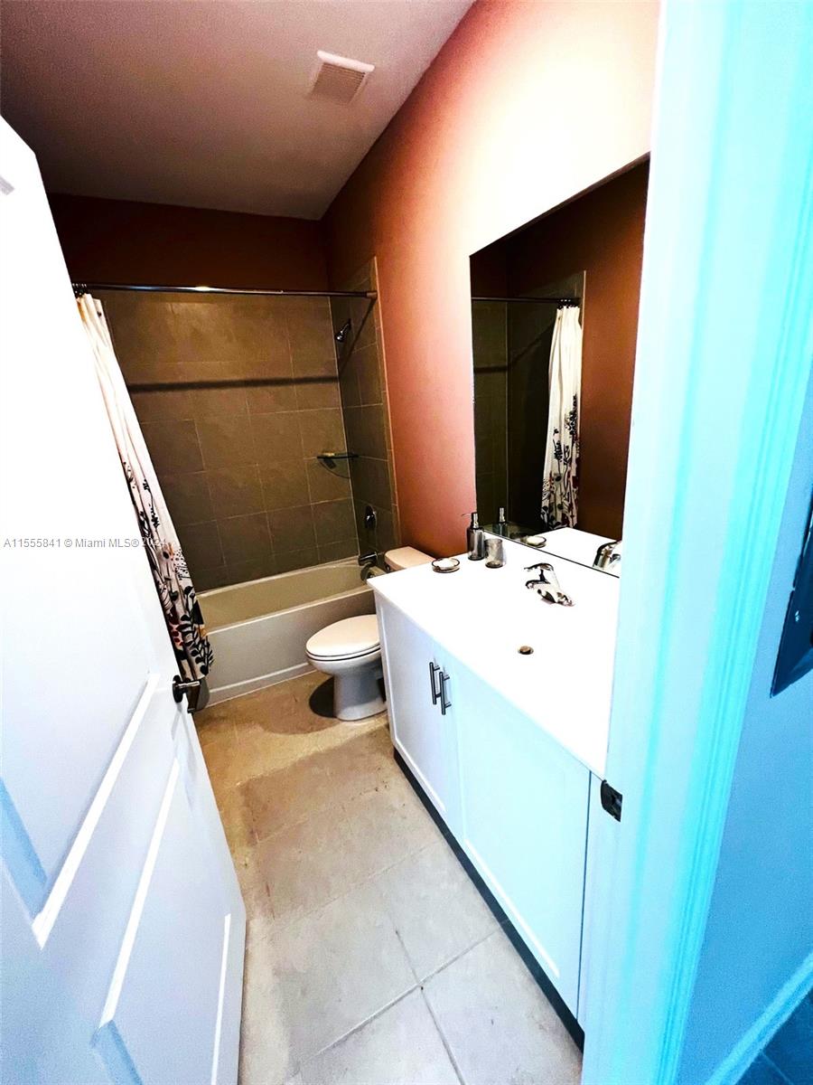 14817 SW 183rd Ter 14817, Miami, Florida 33187, 3 Bedrooms Bedrooms, ,3 BathroomsBathrooms,Residentiallease,For Rent,14817 SW 183rd Ter 14817,A11555841