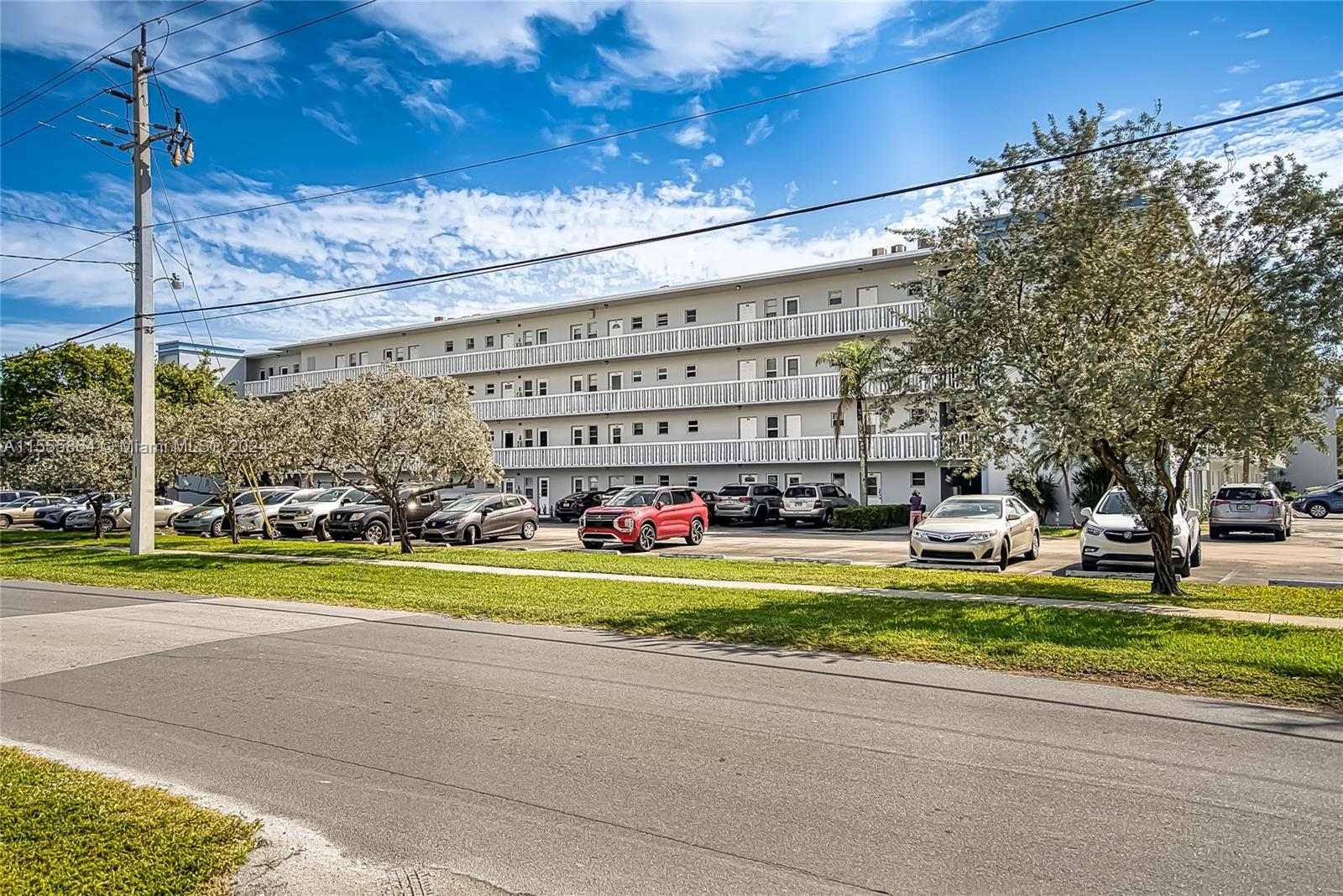 600 NE 2nd St 113, Dania Beach, Florida 33004, 1 Bedroom Bedrooms, ,1 BathroomBathrooms,Residential,For Sale,600 NE 2nd St 113,A11555864
