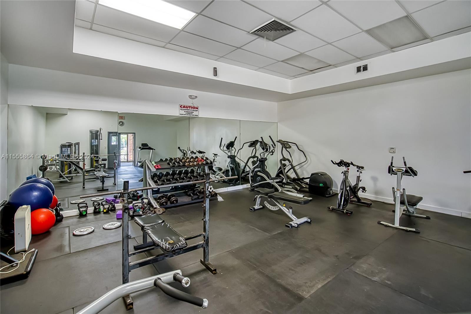 600 NE 2nd St 113, Dania Beach, Florida 33004, 1 Bedroom Bedrooms, ,1 BathroomBathrooms,Residential,For Sale,600 NE 2nd St 113,A11555864