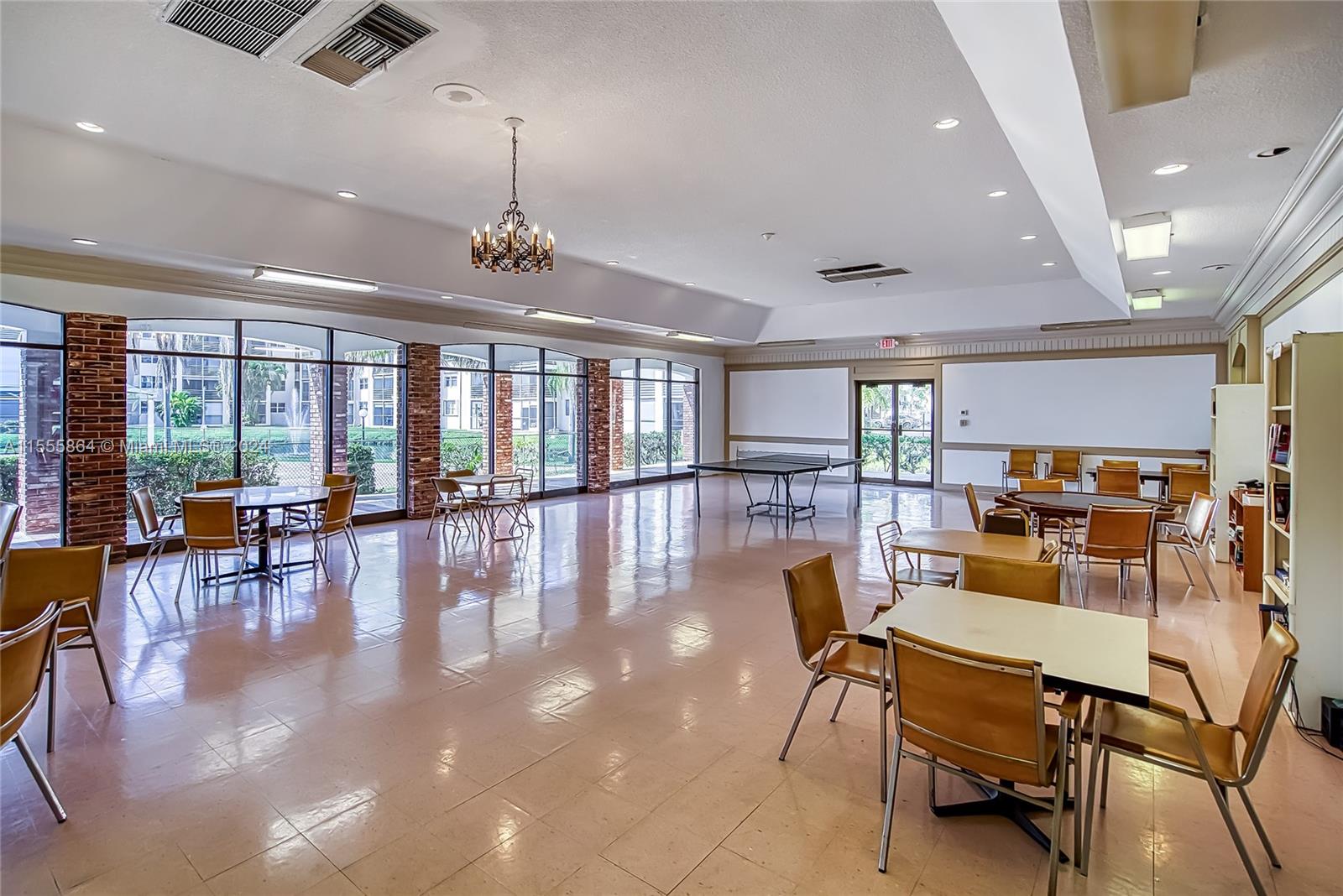 600 NE 2nd St 113, Dania Beach, Florida 33004, 1 Bedroom Bedrooms, ,1 BathroomBathrooms,Residential,For Sale,600 NE 2nd St 113,A11555864