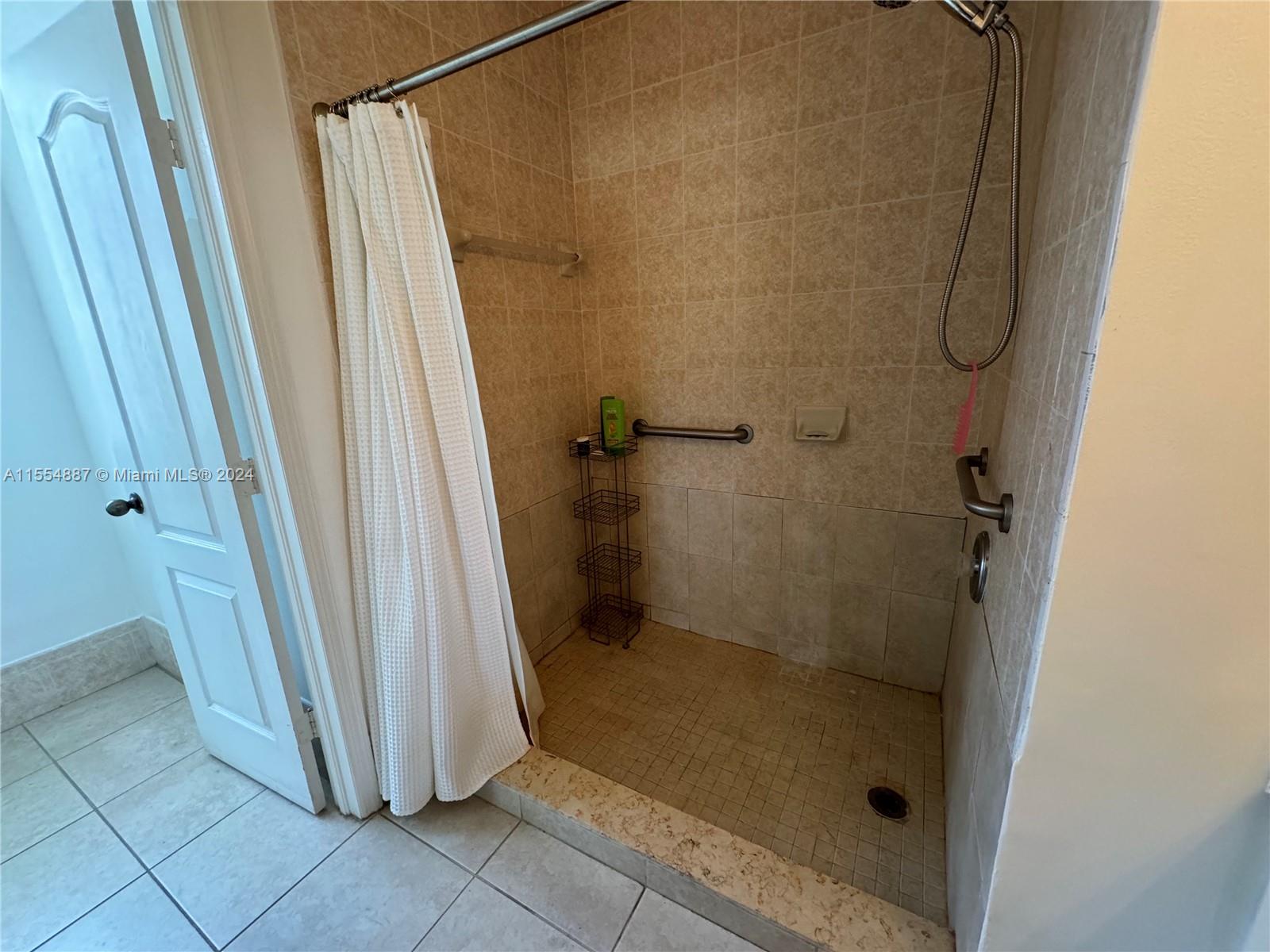 19501 NW 77th Ct, Hialeah, Florida 33015, 4 Bedrooms Bedrooms, ,2 BathroomsBathrooms,Residential,For Sale,19501 NW 77th Ct,A11554887