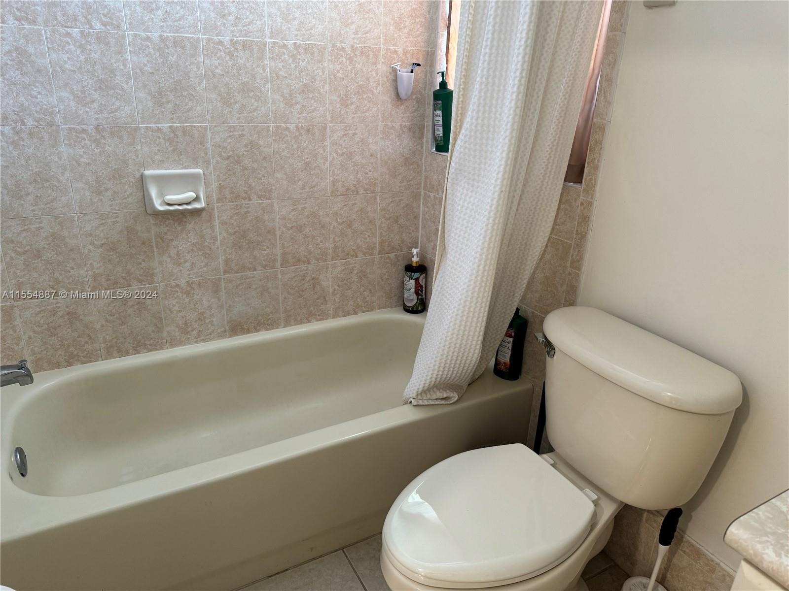 19501 NW 77th Ct, Hialeah, Florida 33015, 4 Bedrooms Bedrooms, ,2 BathroomsBathrooms,Residential,For Sale,19501 NW 77th Ct,A11554887