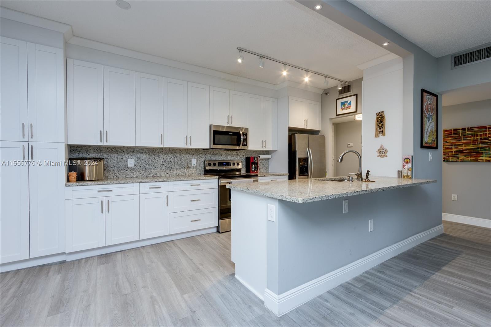 3850 Washington St 116, Hollywood, Florida 33021, 2 Bedrooms Bedrooms, ,2 BathroomsBathrooms,Residential,For Sale,3850 Washington St 116,A11555776