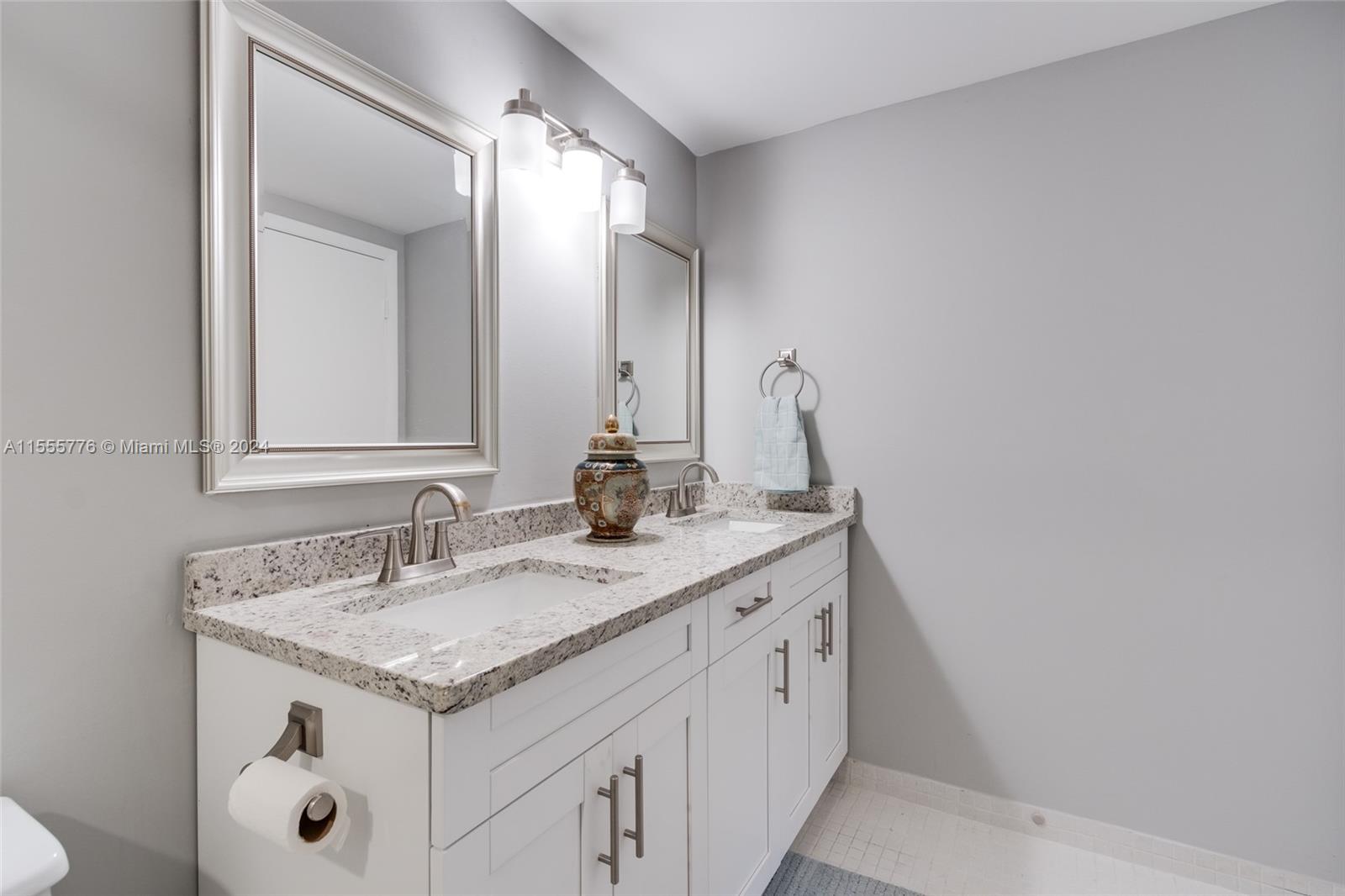 3850 Washington St 116, Hollywood, Florida 33021, 2 Bedrooms Bedrooms, ,2 BathroomsBathrooms,Residential,For Sale,3850 Washington St 116,A11555776