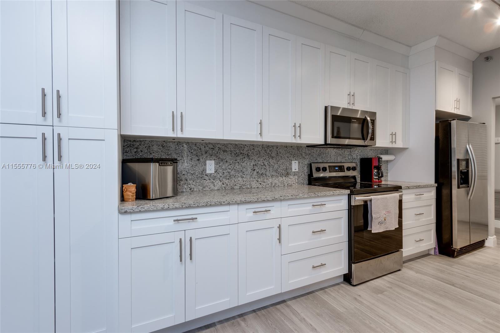 3850 Washington St 116, Hollywood, Florida 33021, 2 Bedrooms Bedrooms, ,2 BathroomsBathrooms,Residential,For Sale,3850 Washington St 116,A11555776