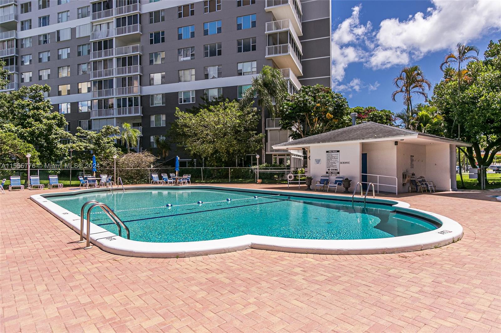 3850 Washington St 116, Hollywood, Florida 33021, 2 Bedrooms Bedrooms, ,2 BathroomsBathrooms,Residential,For Sale,3850 Washington St 116,A11555776