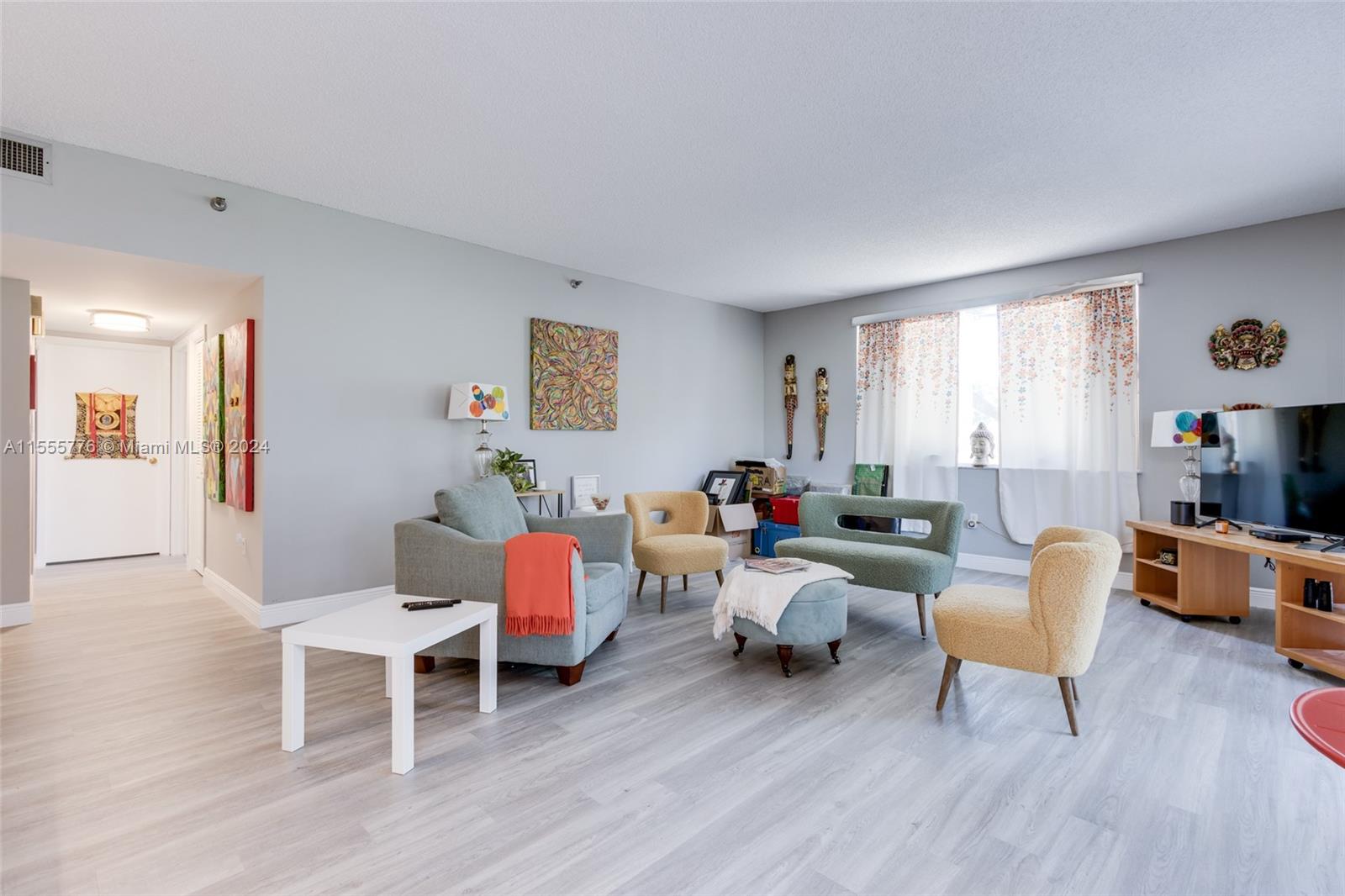 3850 Washington St 116, Hollywood, Florida 33021, 2 Bedrooms Bedrooms, ,2 BathroomsBathrooms,Residential,For Sale,3850 Washington St 116,A11555776