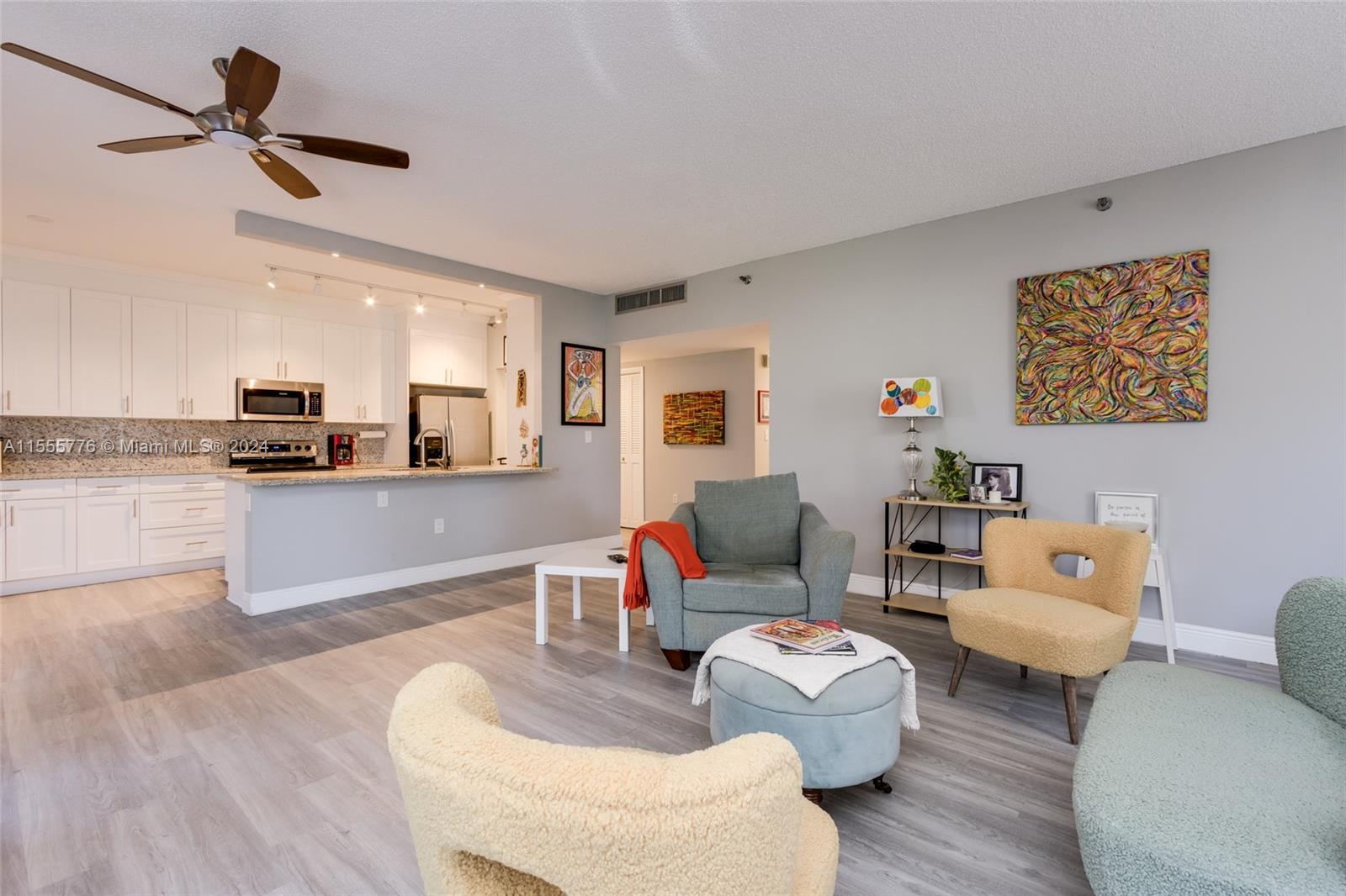 3850 Washington St 116, Hollywood, Florida 33021, 2 Bedrooms Bedrooms, ,2 BathroomsBathrooms,Residential,For Sale,3850 Washington St 116,A11555776