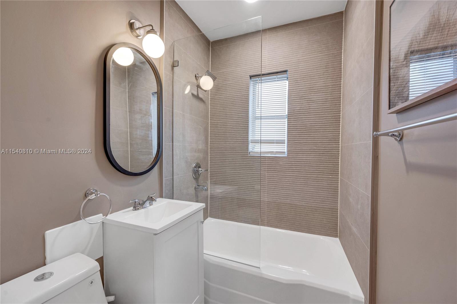 1525 Meridian Ave 201, Miami Beach, Florida 33139, ,1 BathroomBathrooms,Residential,For Sale,1525 Meridian Ave 201,A11540810